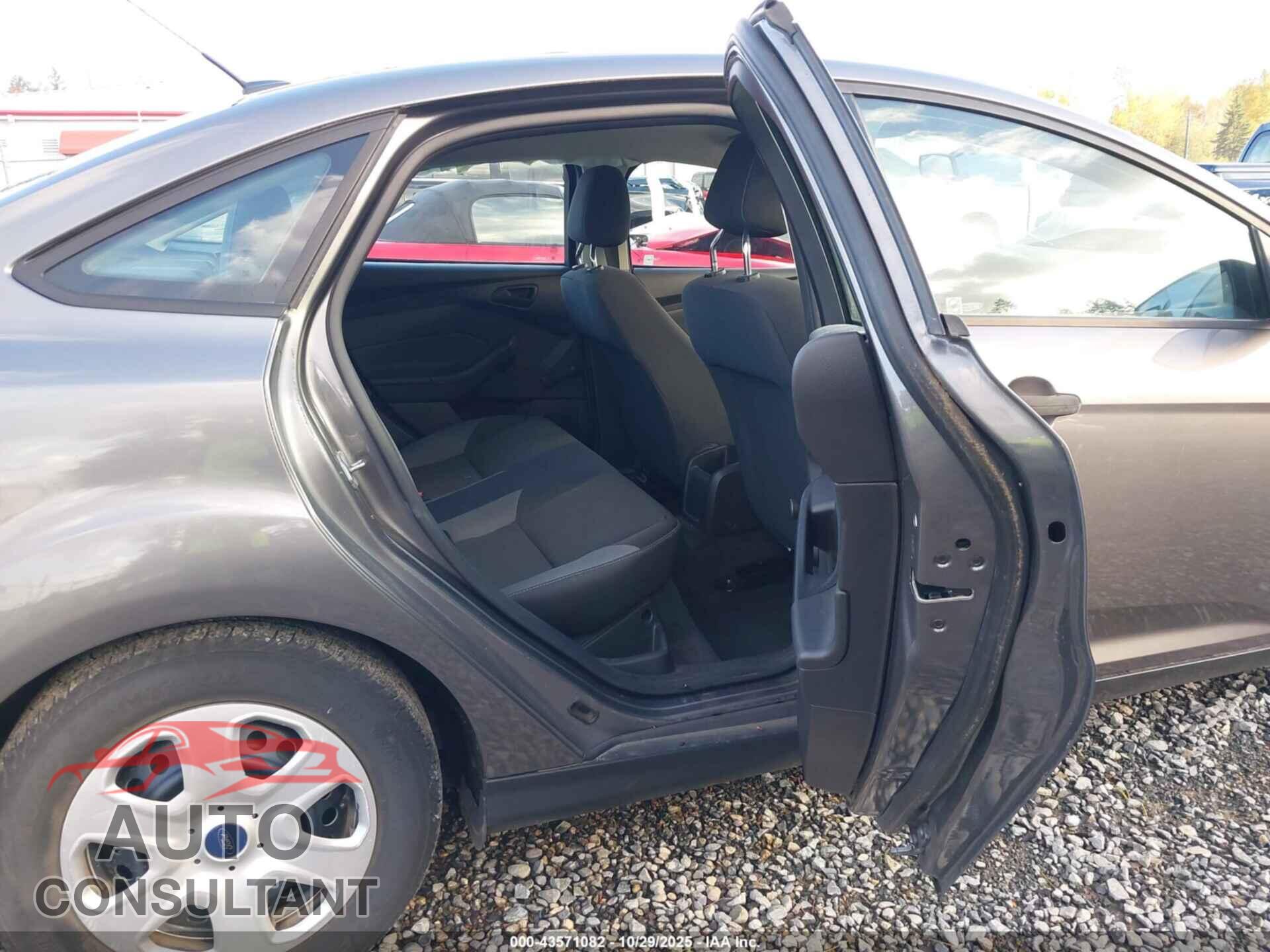 FORD FOCUS 2014 - 1FADP3E26EL144706