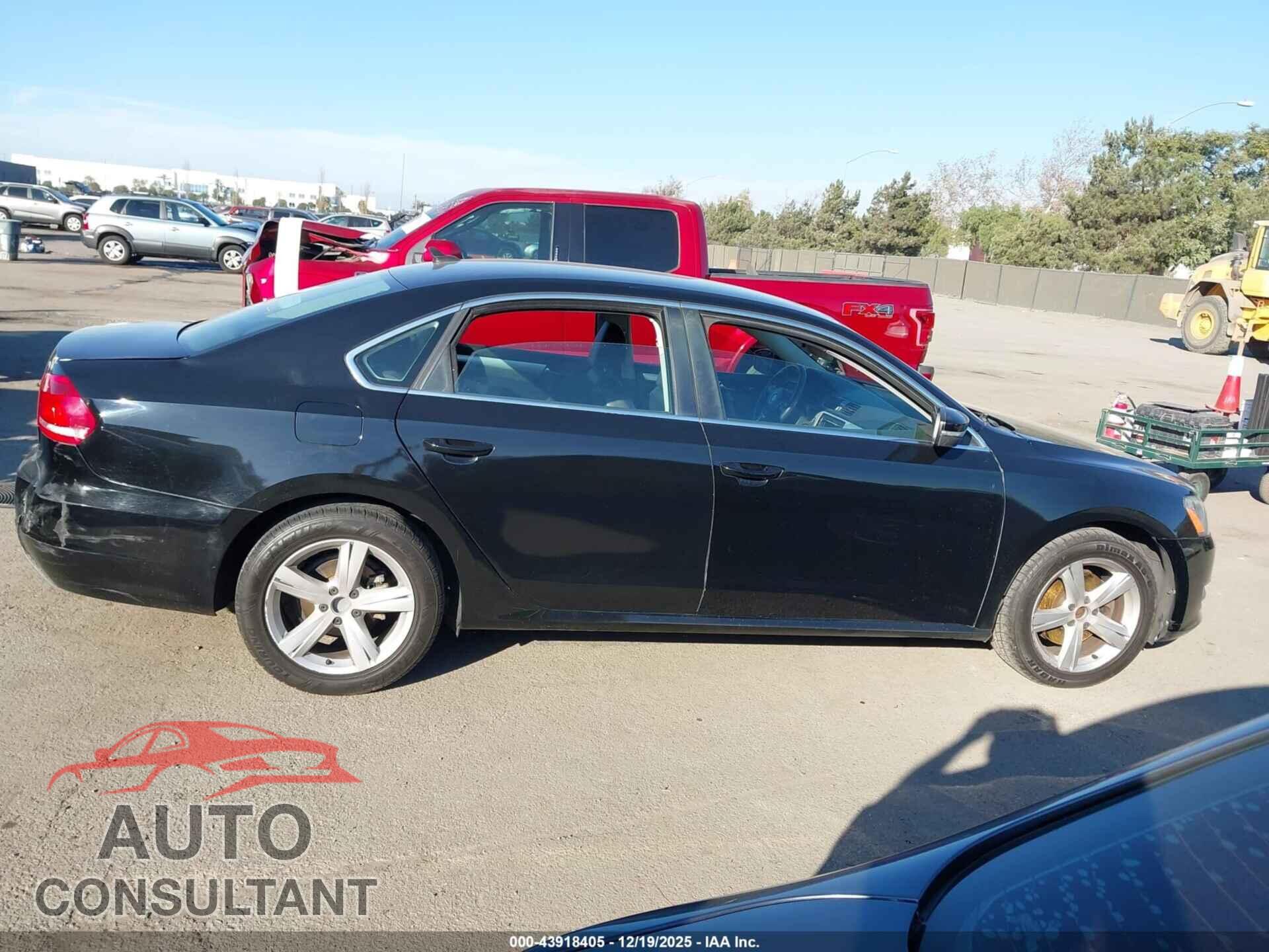 VOLKSWAGEN PASSAT 2013 - 1VWBP7A34DC027662