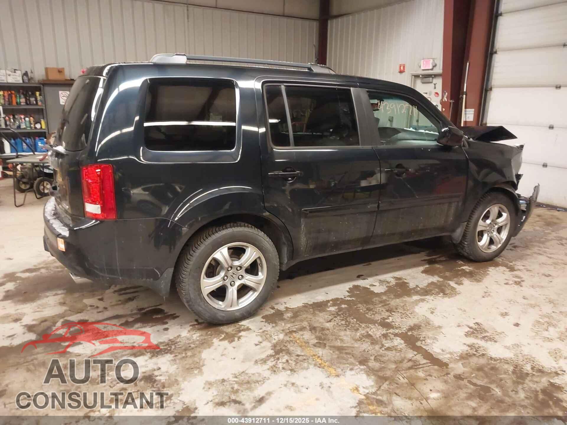 HONDA PILOT 2015 - 5FNYF4H57FB003447