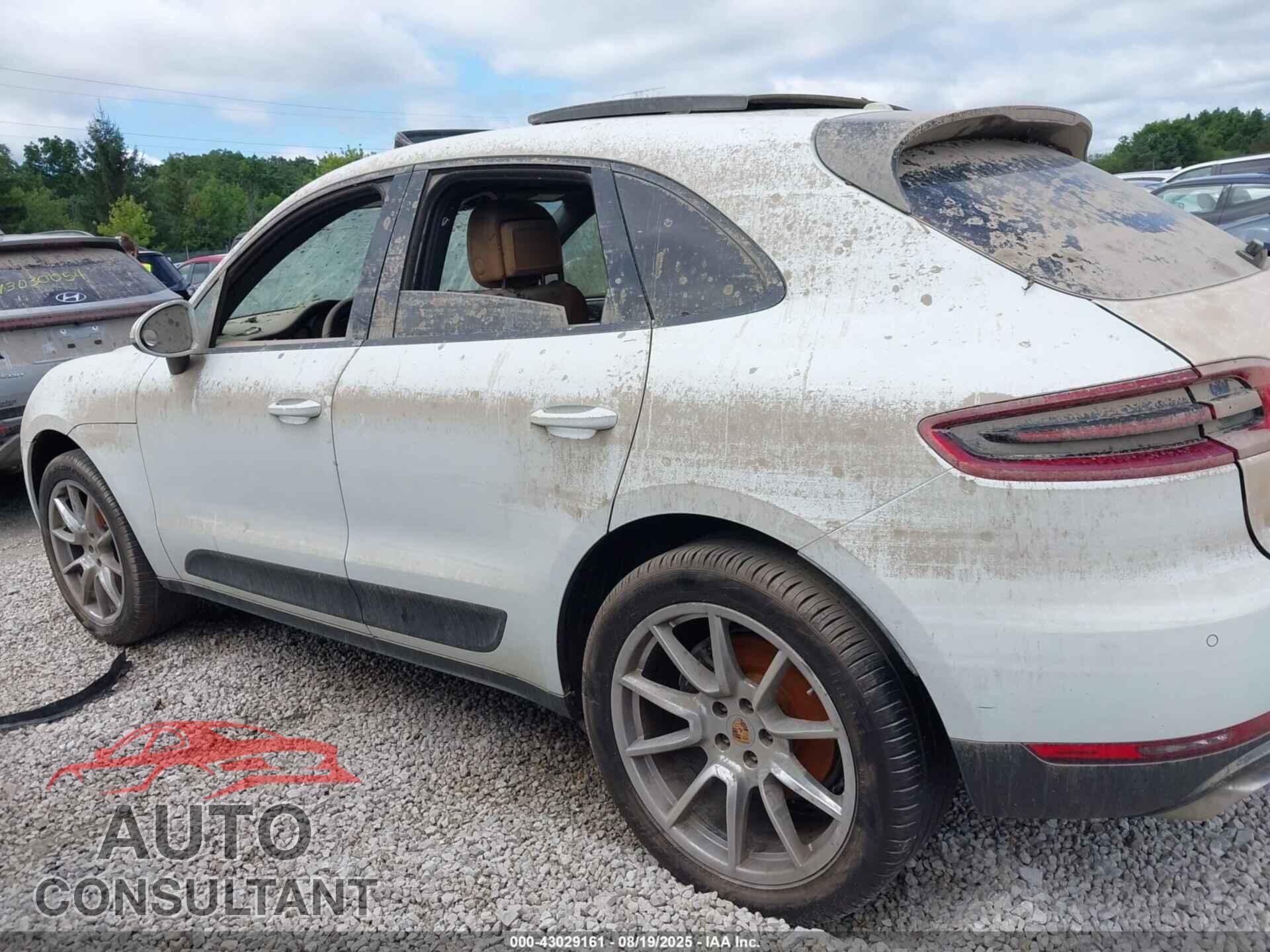 PORSCHE MACAN 2017 - WP1AA2A56HLB08333
