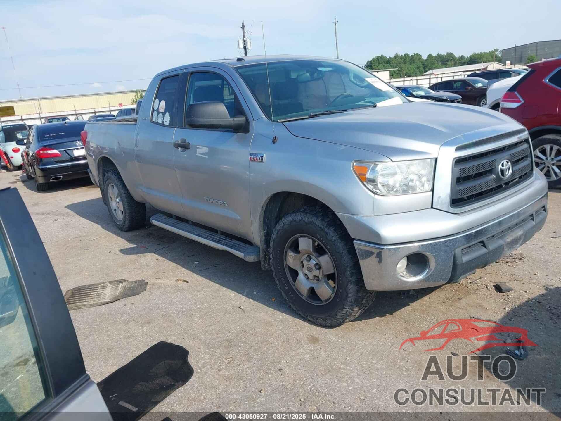 TOYOTA TUNDRA 2011 - 5TFUW5F14BX177531