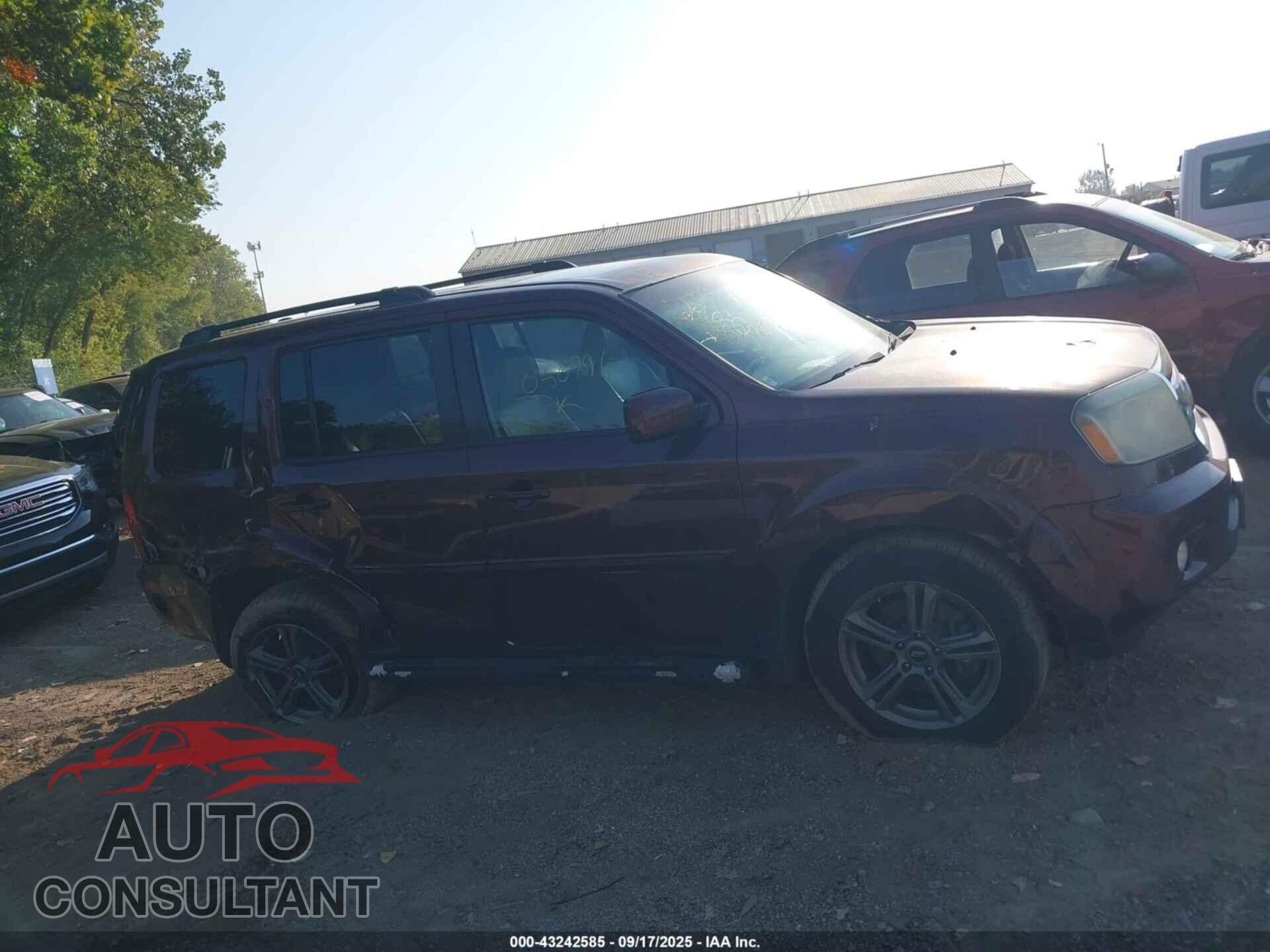 HONDA PILOT 2011 - 5FNYF4H50BB050796