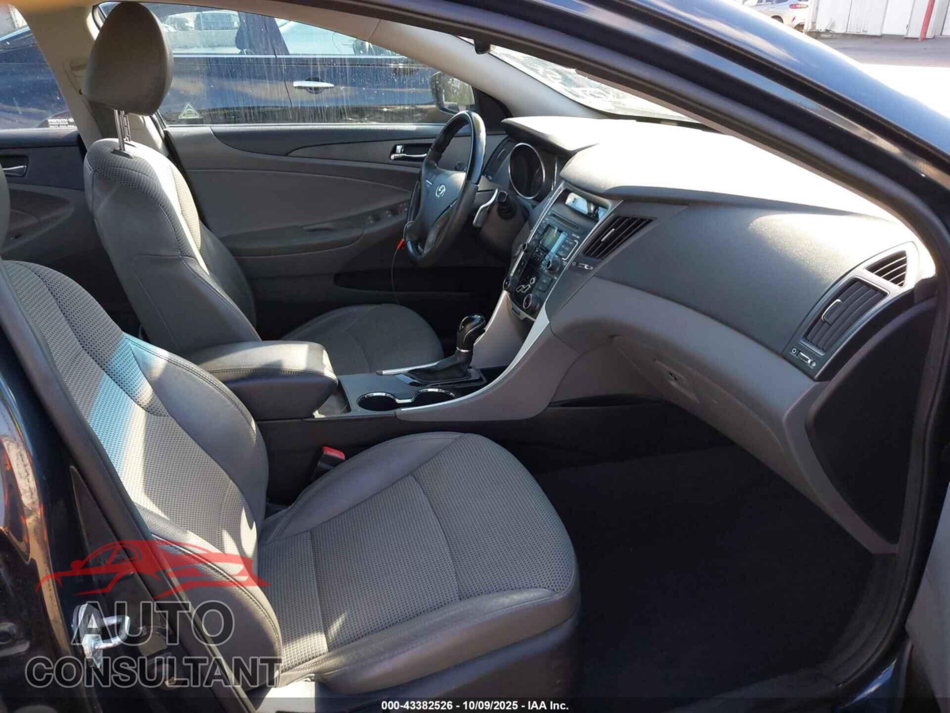 HYUNDAI SONATA 2011 - 5NPEC4AC0BH067443