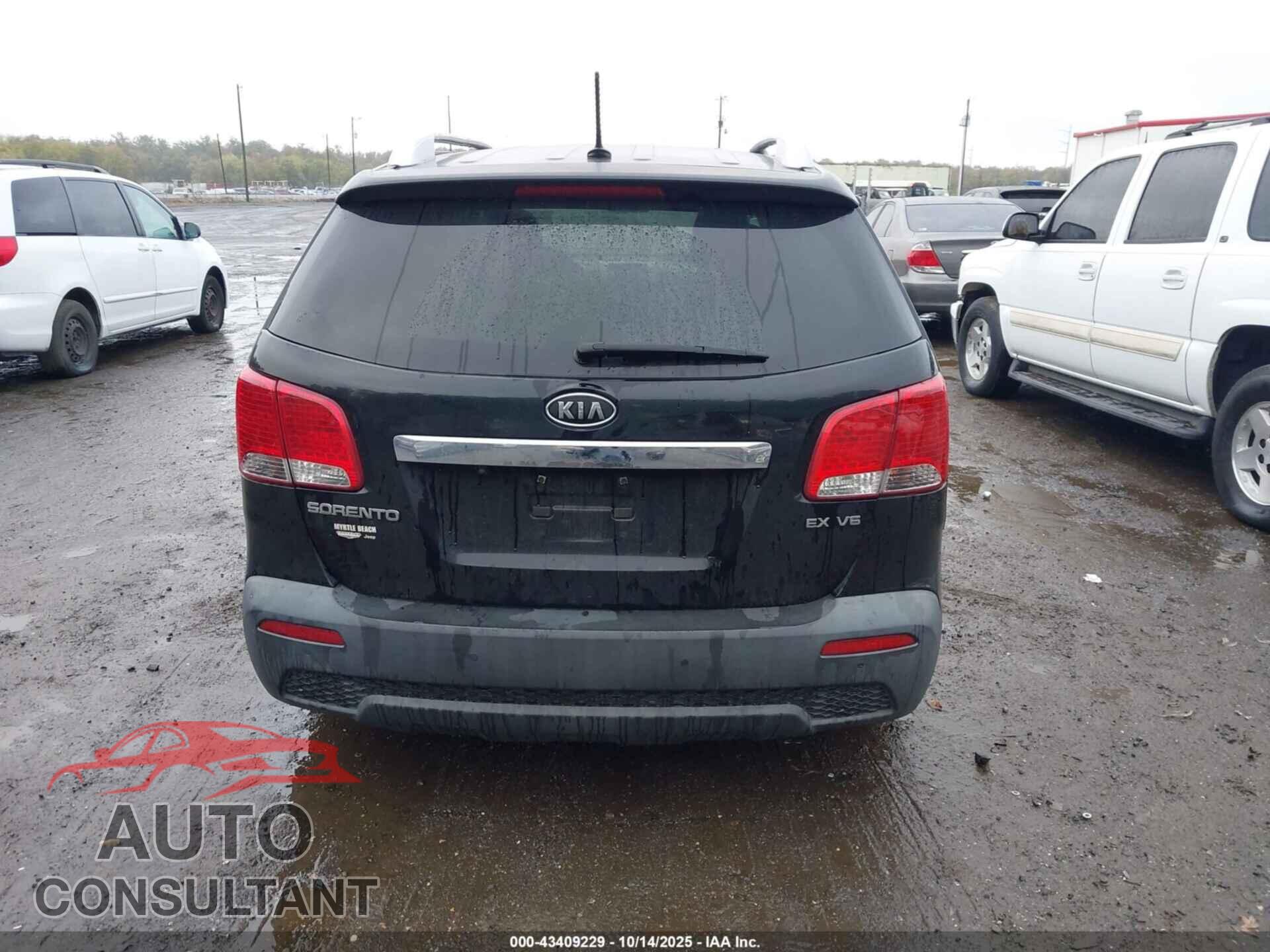 KIA SORENTO 2011 - 5XYKUDA29BG060246