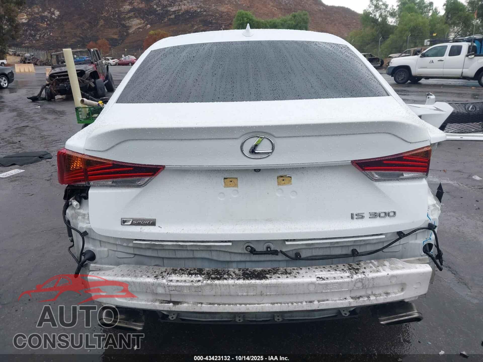LEXUS IS 300 2020 - JTHGA1D24L5106258