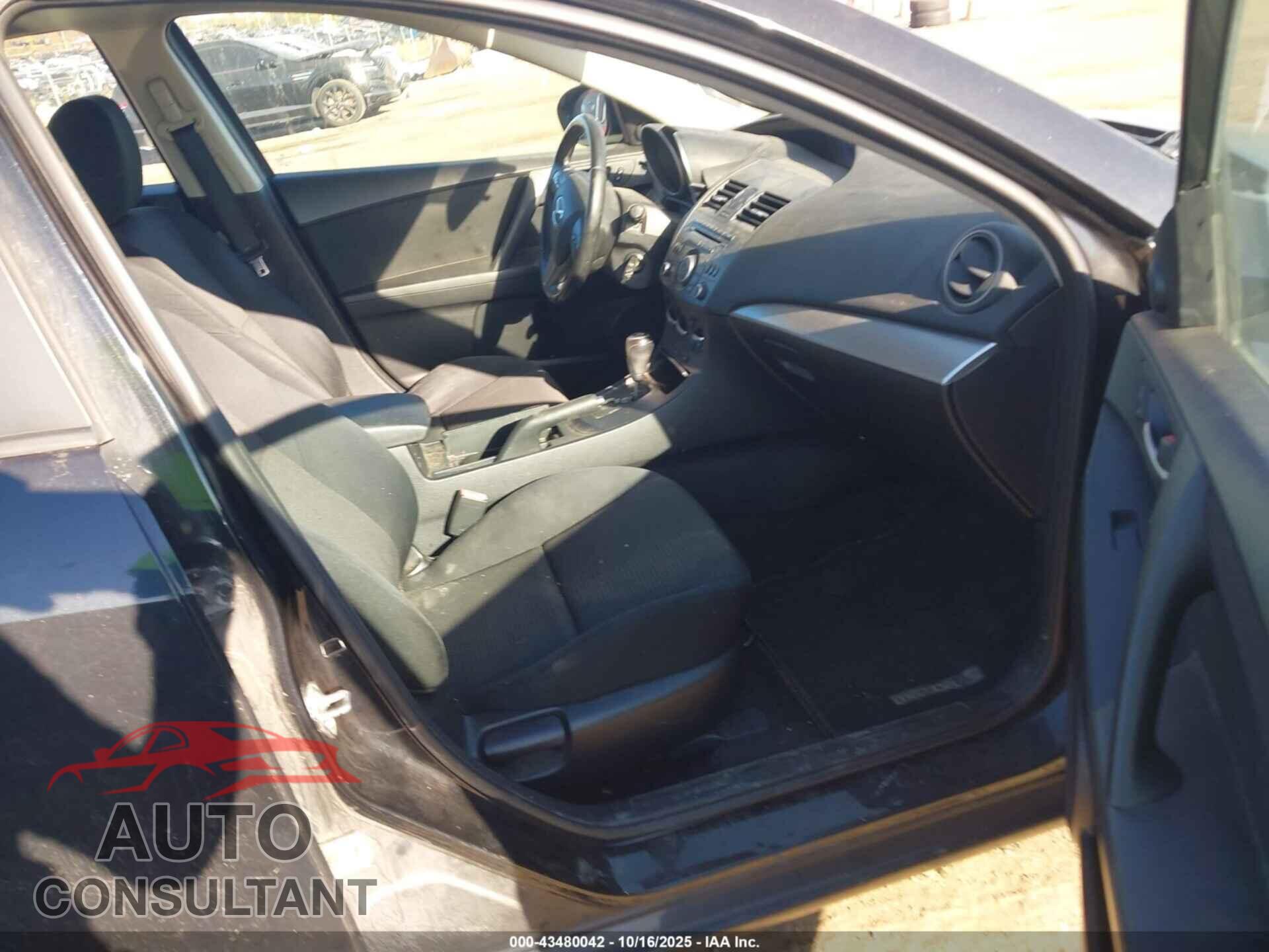 MAZDA MAZDA3 2012 - JM1BL1V77C1627191