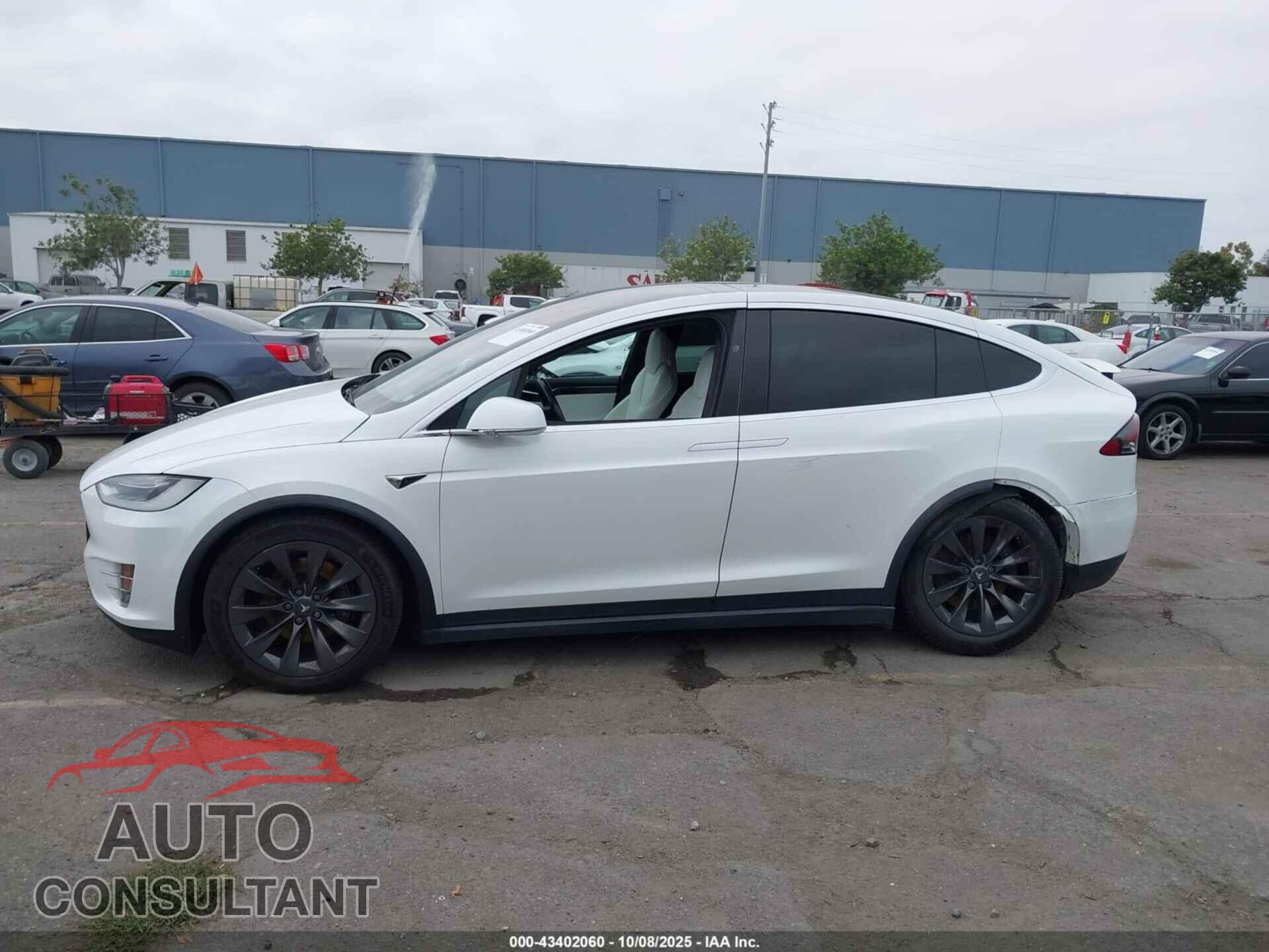 TESLA MODEL X 2017 - 5YJXCBE22HF076523