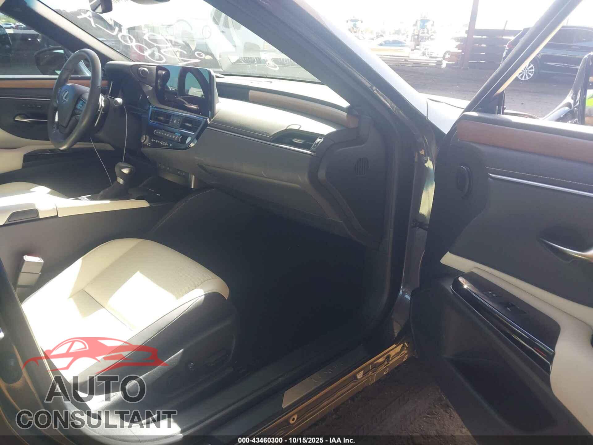 LEXUS ES 300H 2024 - 58ADA1C12RU039899
