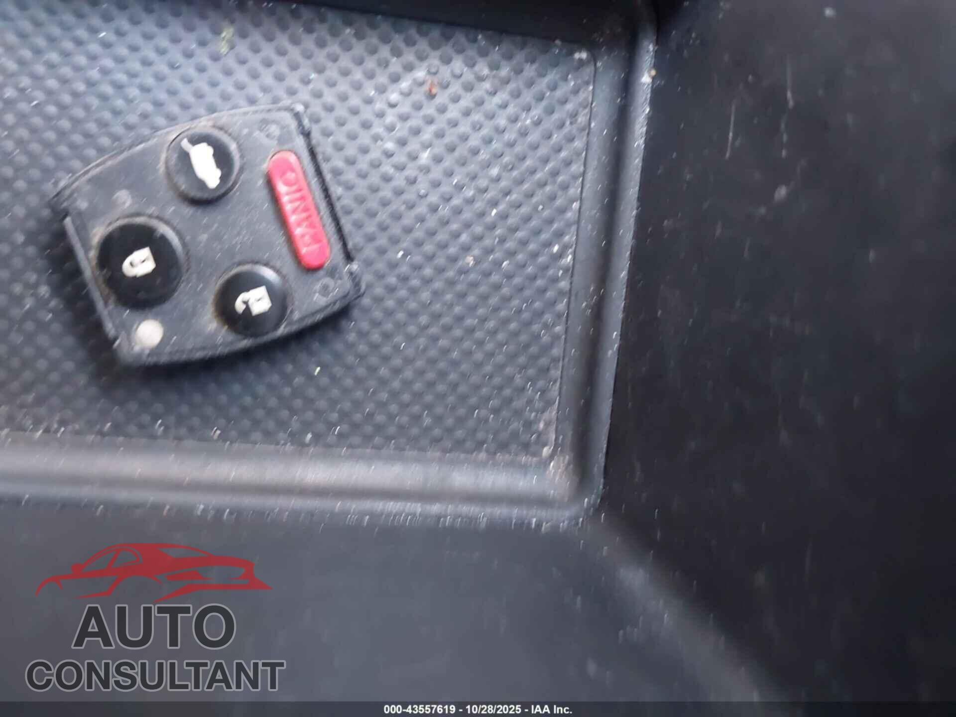 HONDA PILOT 2011 - 5FNYF4H67BB015195