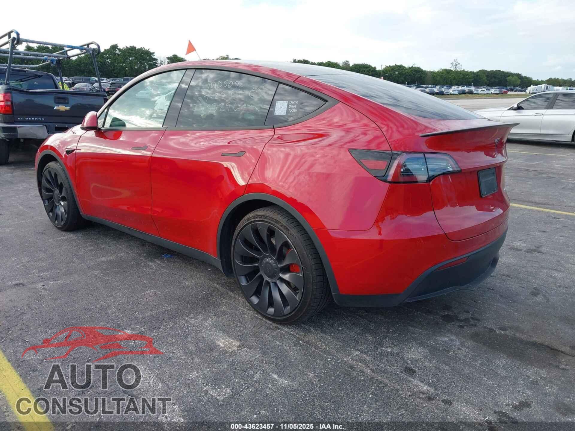 TESLA MODEL Y 2023 - 7SAYGDEF1PF924285