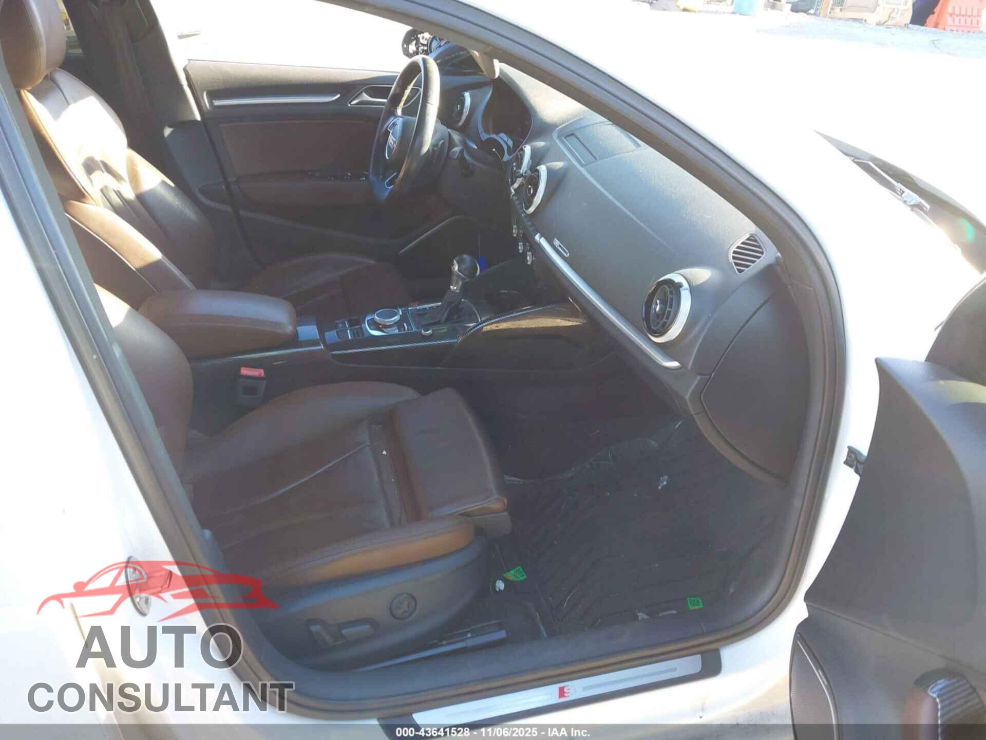 AUDI A3 2018 - WAUGUGFF6J1047811