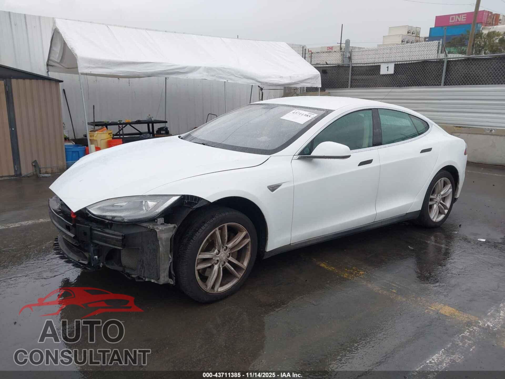 TESLA MODEL S 2013 - 5YJSA1CN2DFP12584