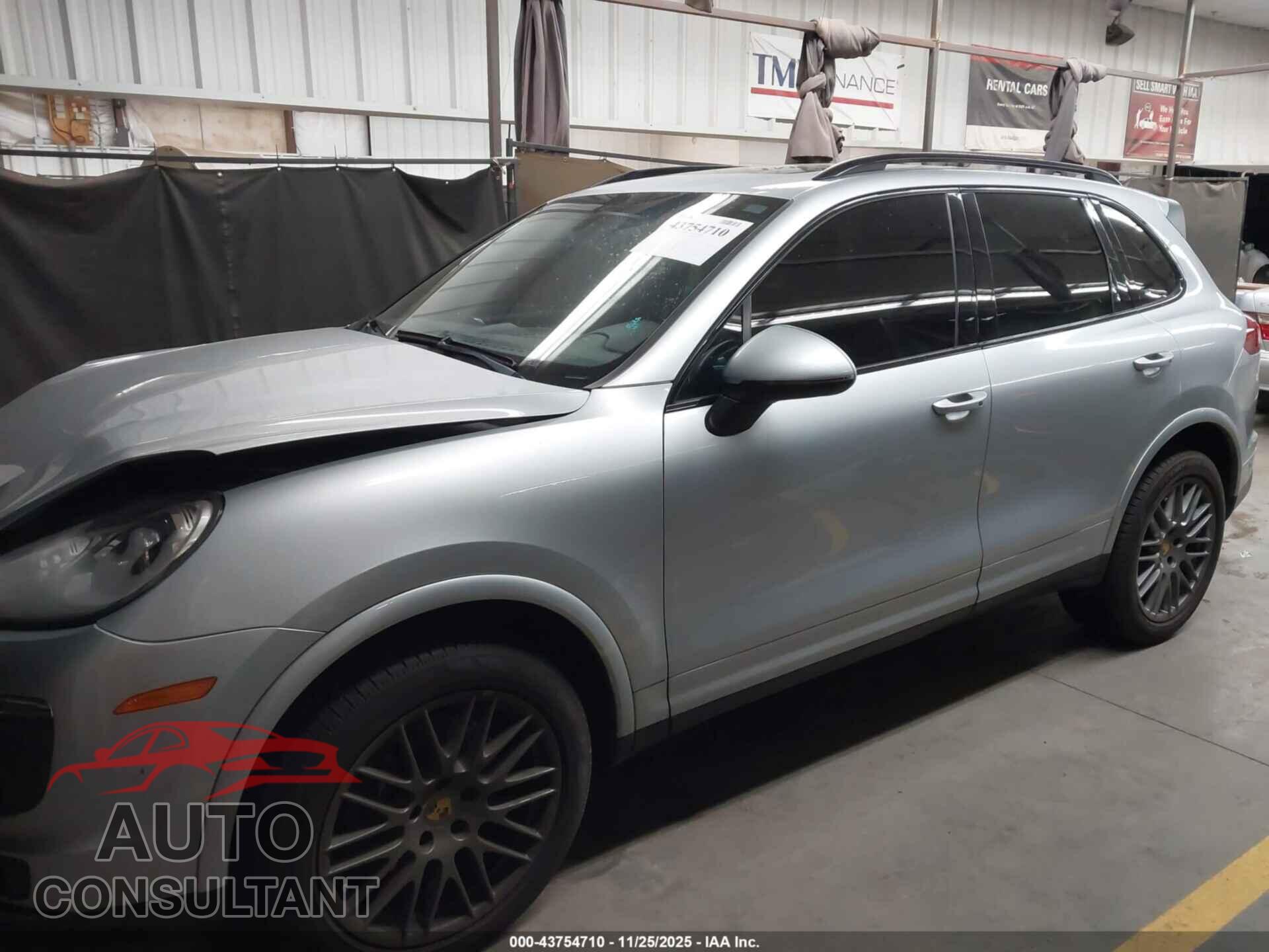PORSCHE CAYENNE 2017 - WP1AA2A21HKA86673