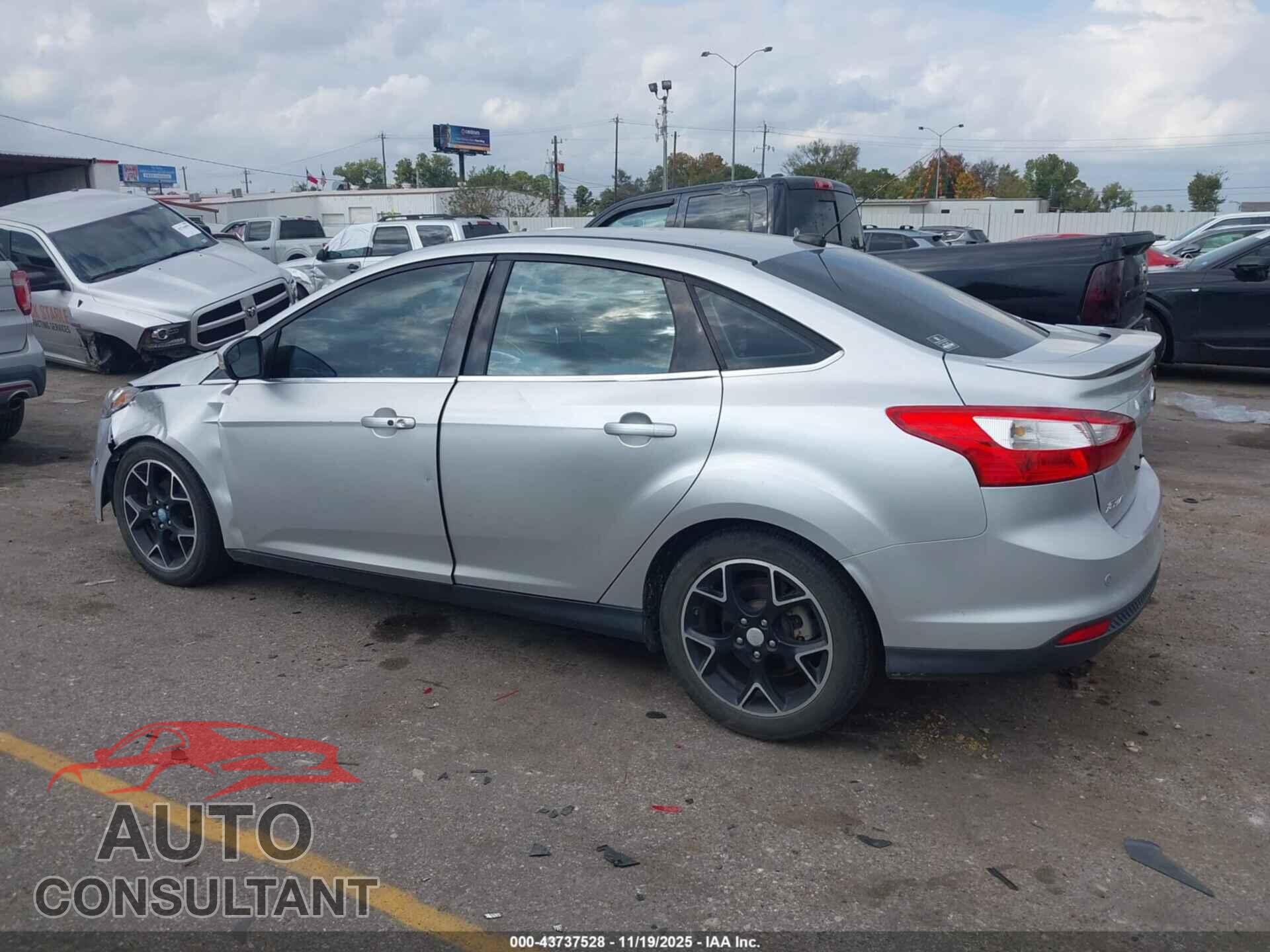 FORD FOCUS 2012 - 1FAHP3J21CL278530