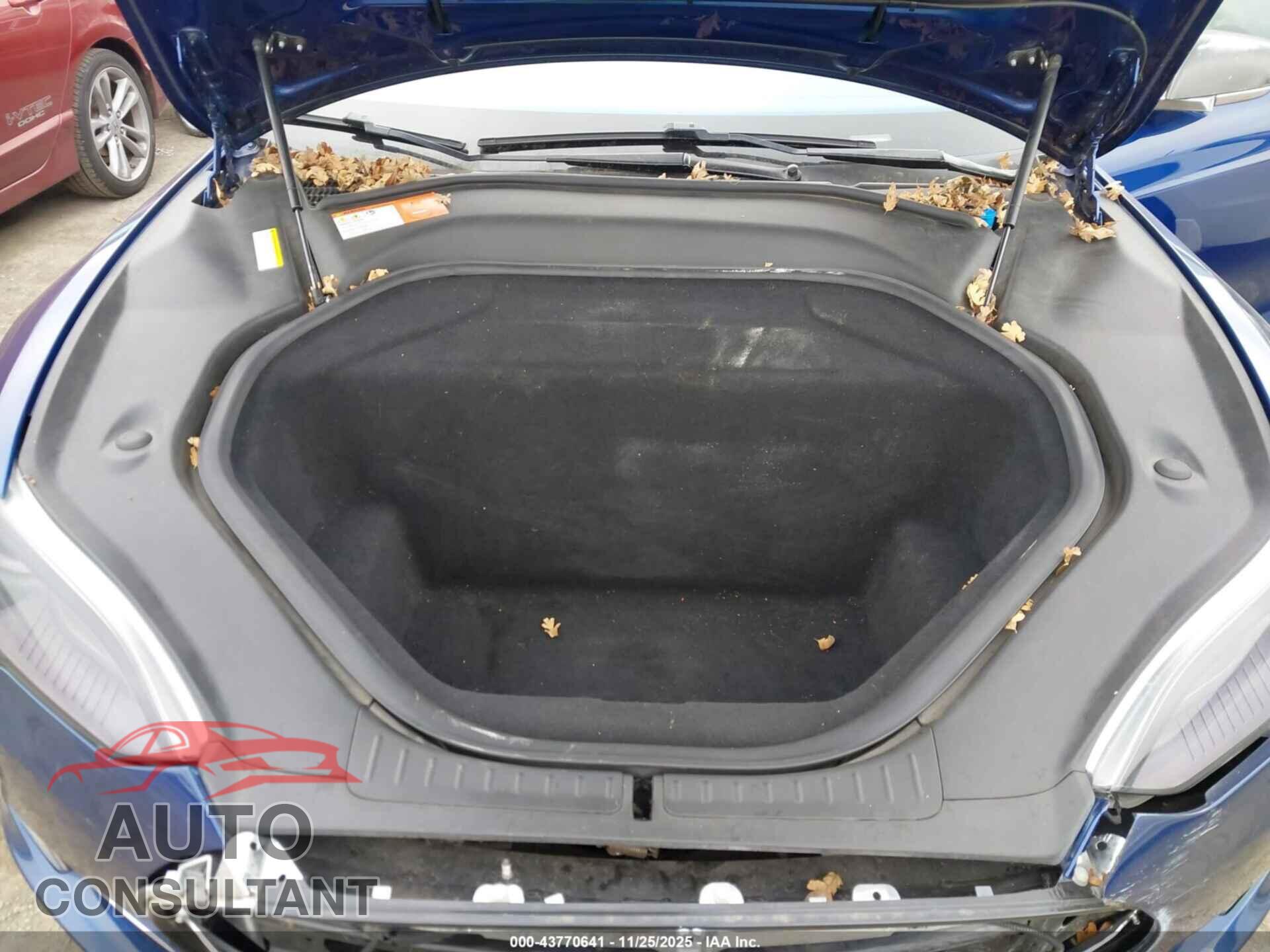 TESLA MODEL S 2015 - 5YJSA1E46FF112903