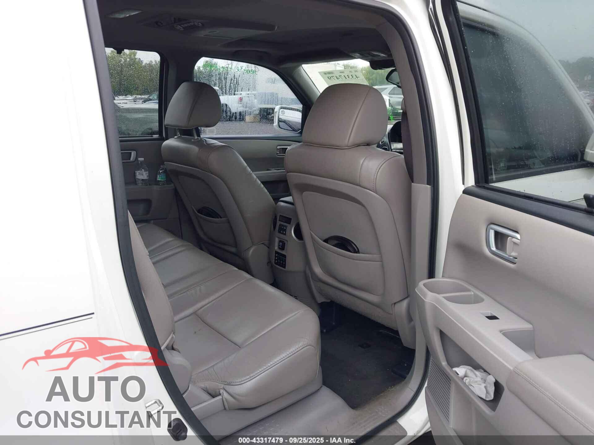 HONDA PILOT 2012 - 5FNYF4H9XCB077069