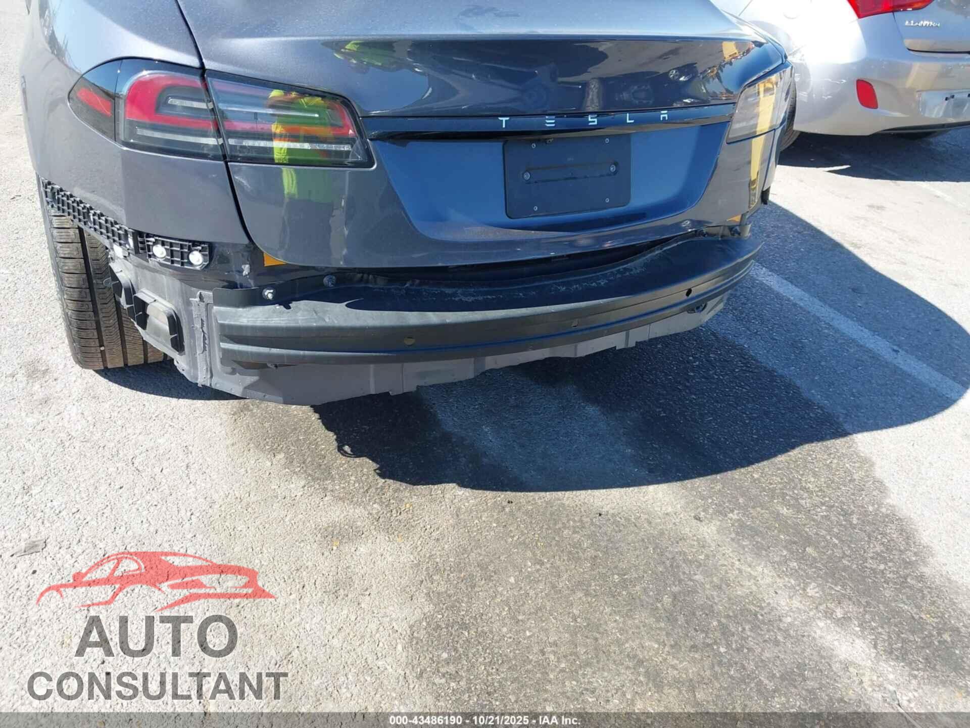TESLA MODEL S 2022 - 5YJSA1E59NF477454