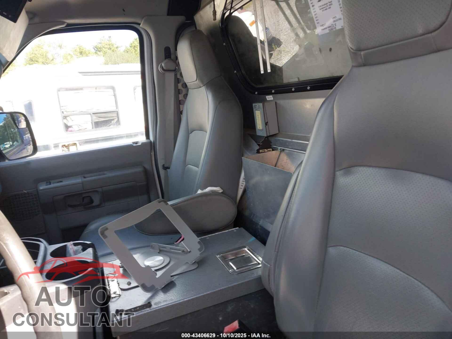 FORD E-350 SUPER DUTY 2011 - 1FTSE3EL1BDB39192