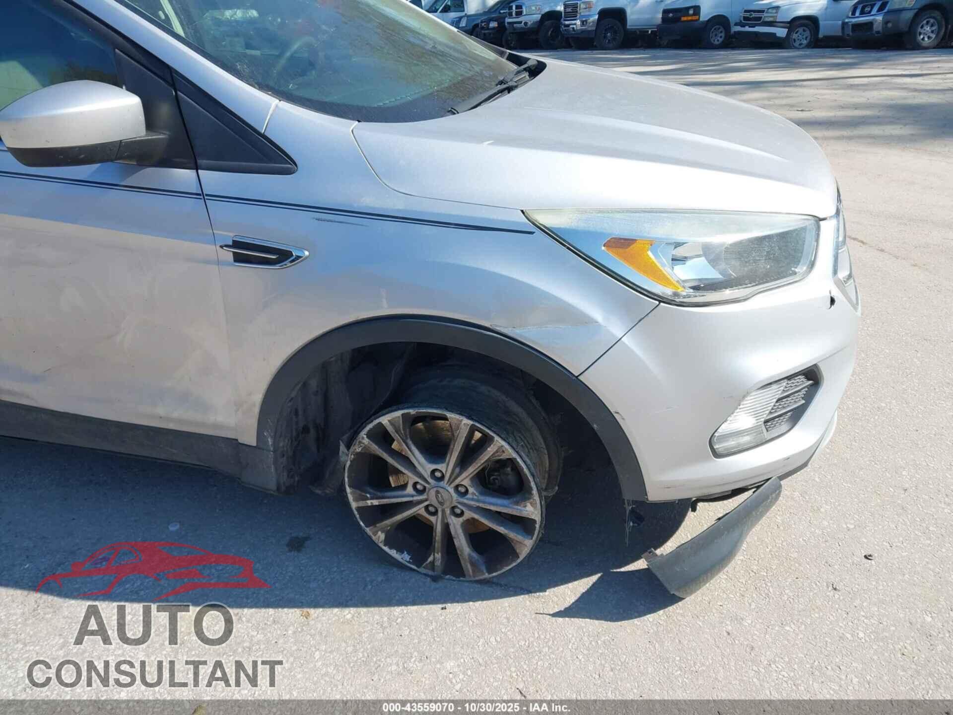 FORD ESCAPE 2017 - 1FMCU0G94HUB91881