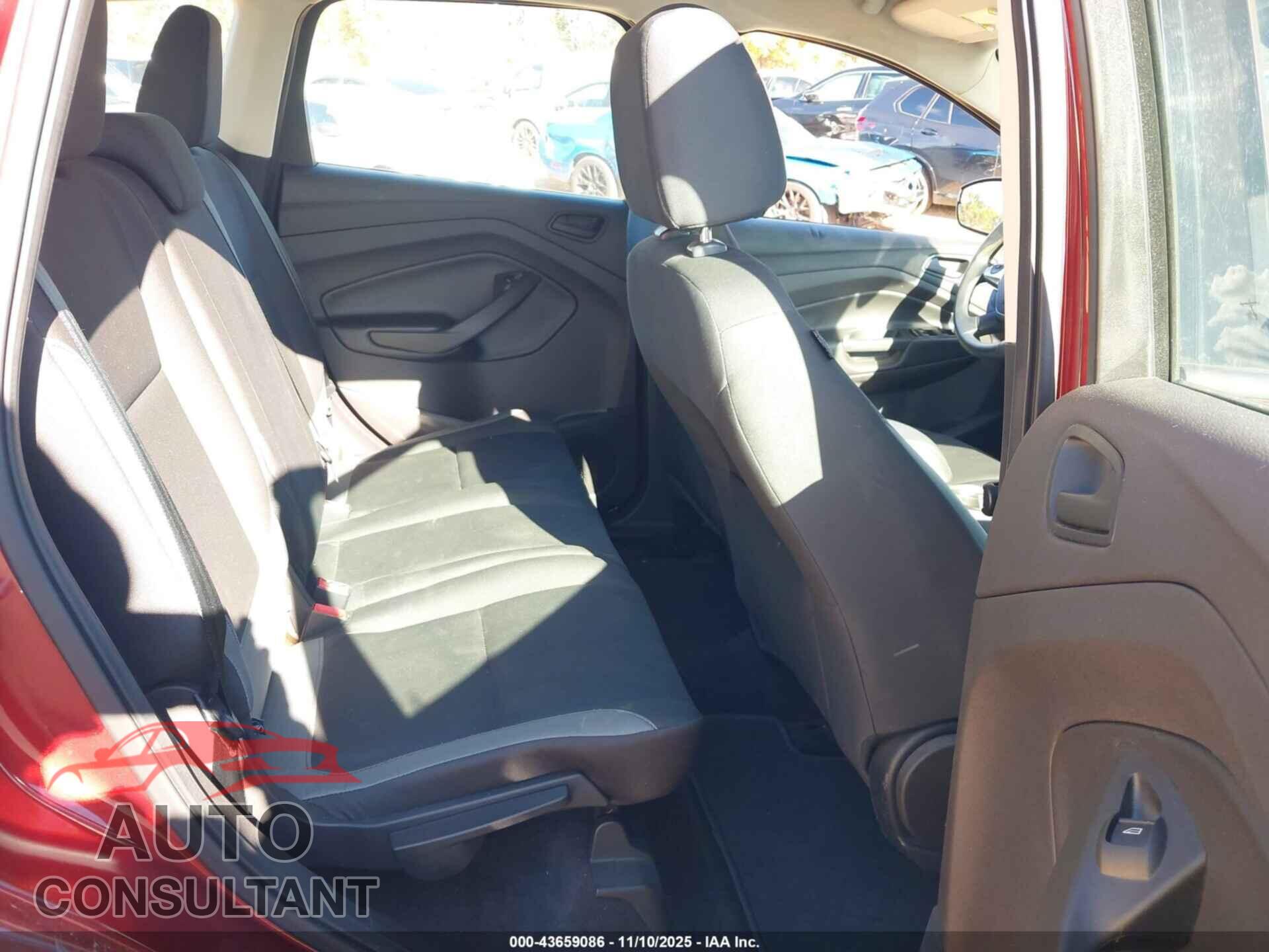 FORD ESCAPE 2016 - 1FMCU0F79GUB88506