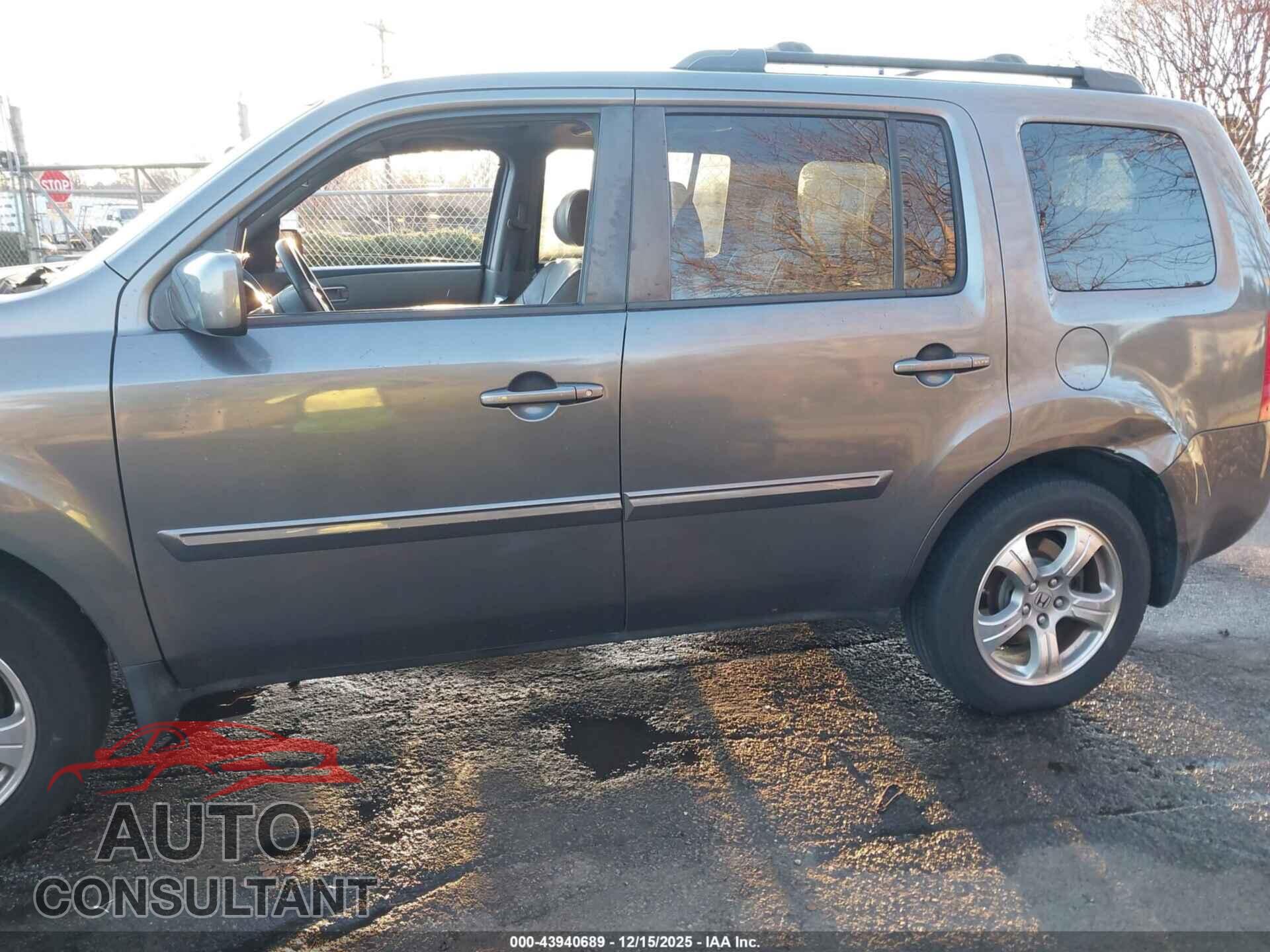 HONDA PILOT 2013 - 5FNYF4H64DB017991