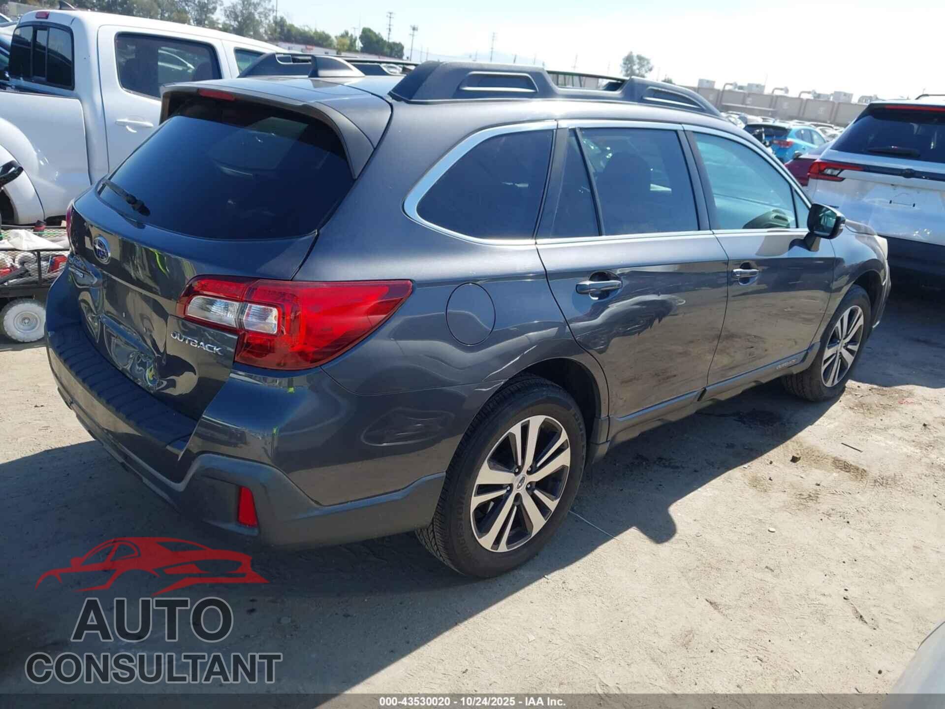 SUBARU OUTBACK 2018 - 4S4BSANC2J3209151