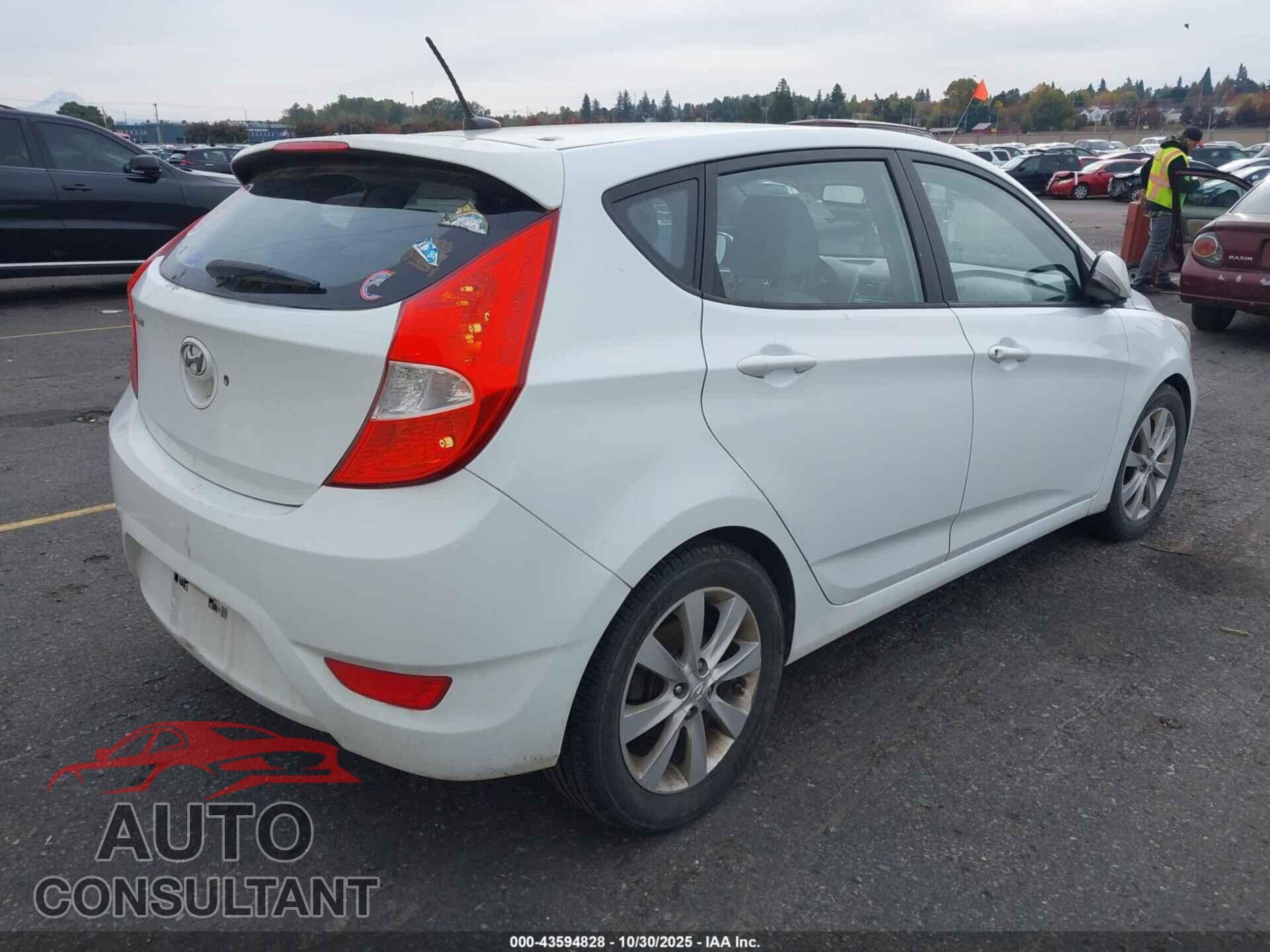 HYUNDAI ACCENT 2013 - KMHCU5AE2DU087466