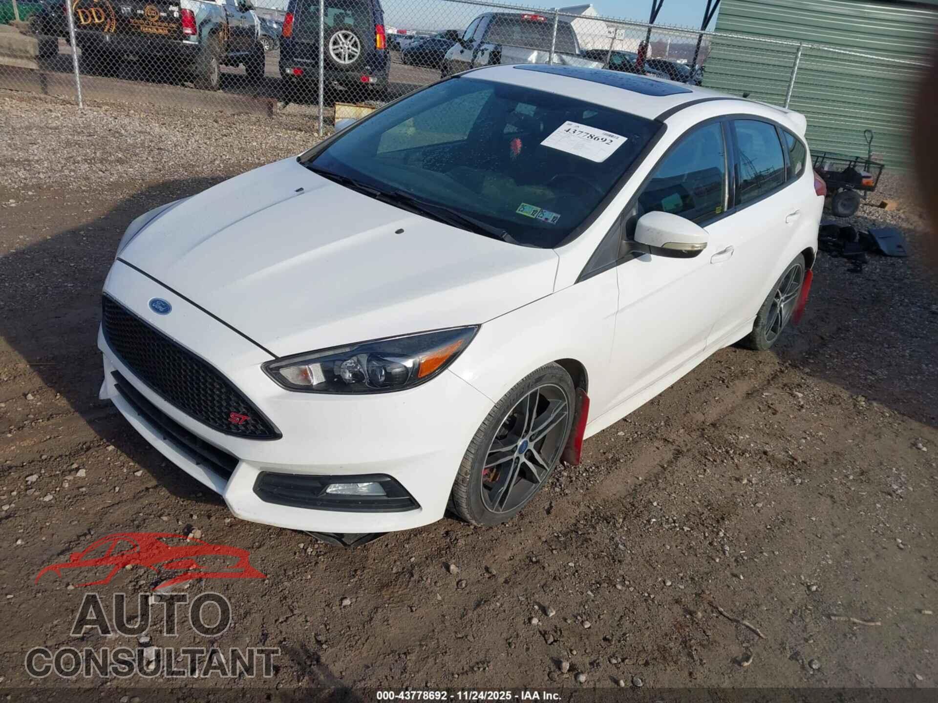 FORD FOCUS ST 2018 - 1FADP3L95JL209443