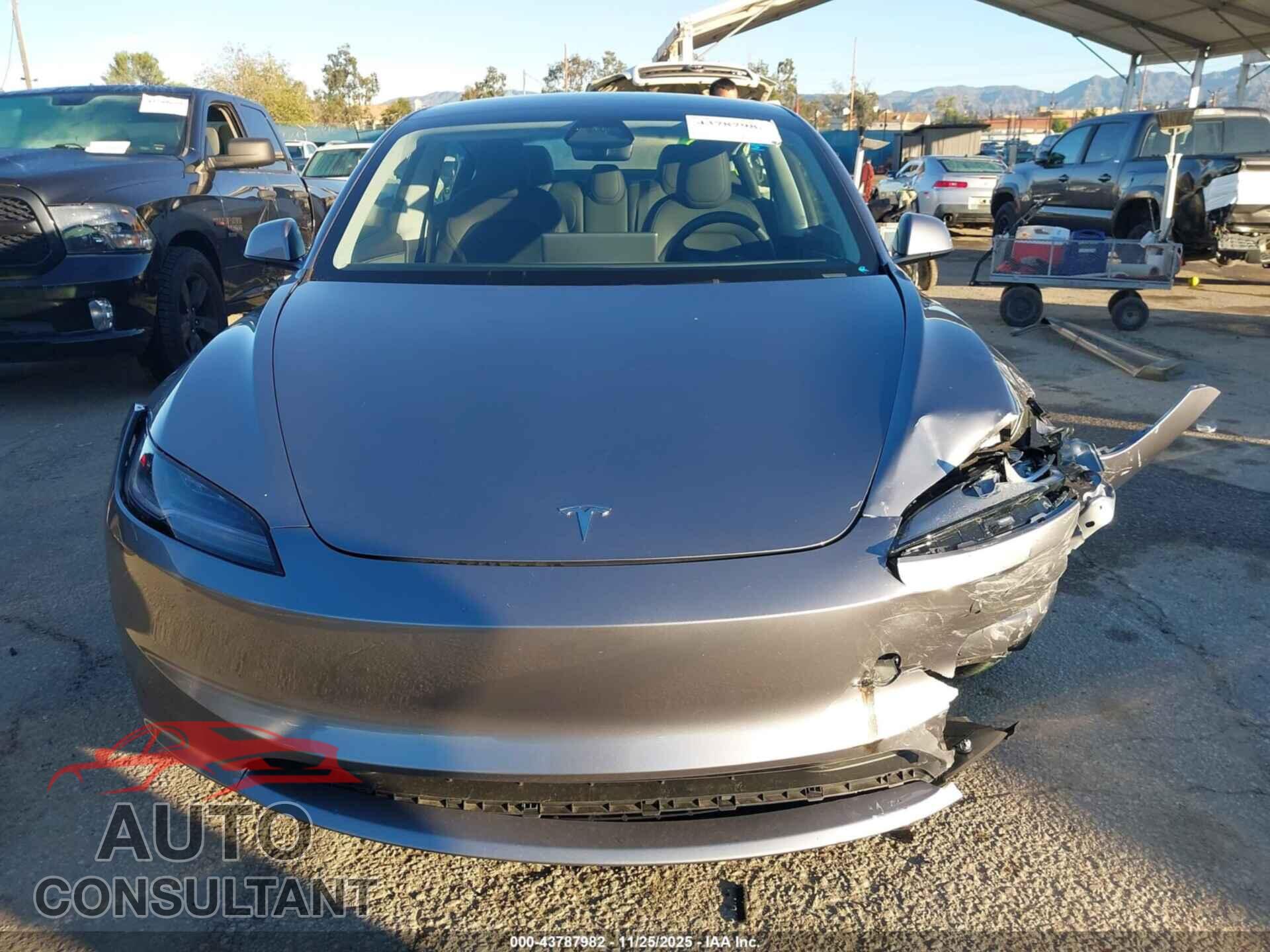 TESLA MODEL 3 2025 - 5YJ3E1EA2SF072537