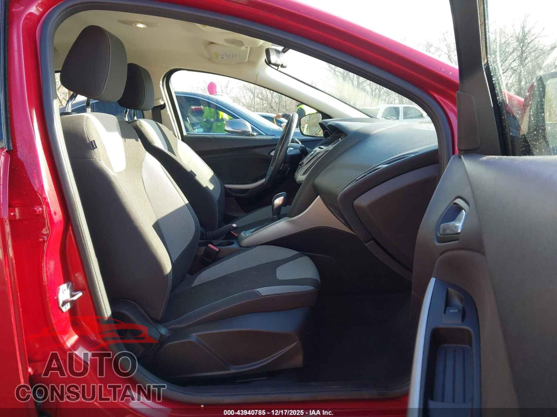 FORD FOCUS 2012 - 1FAHP3K26CL362180