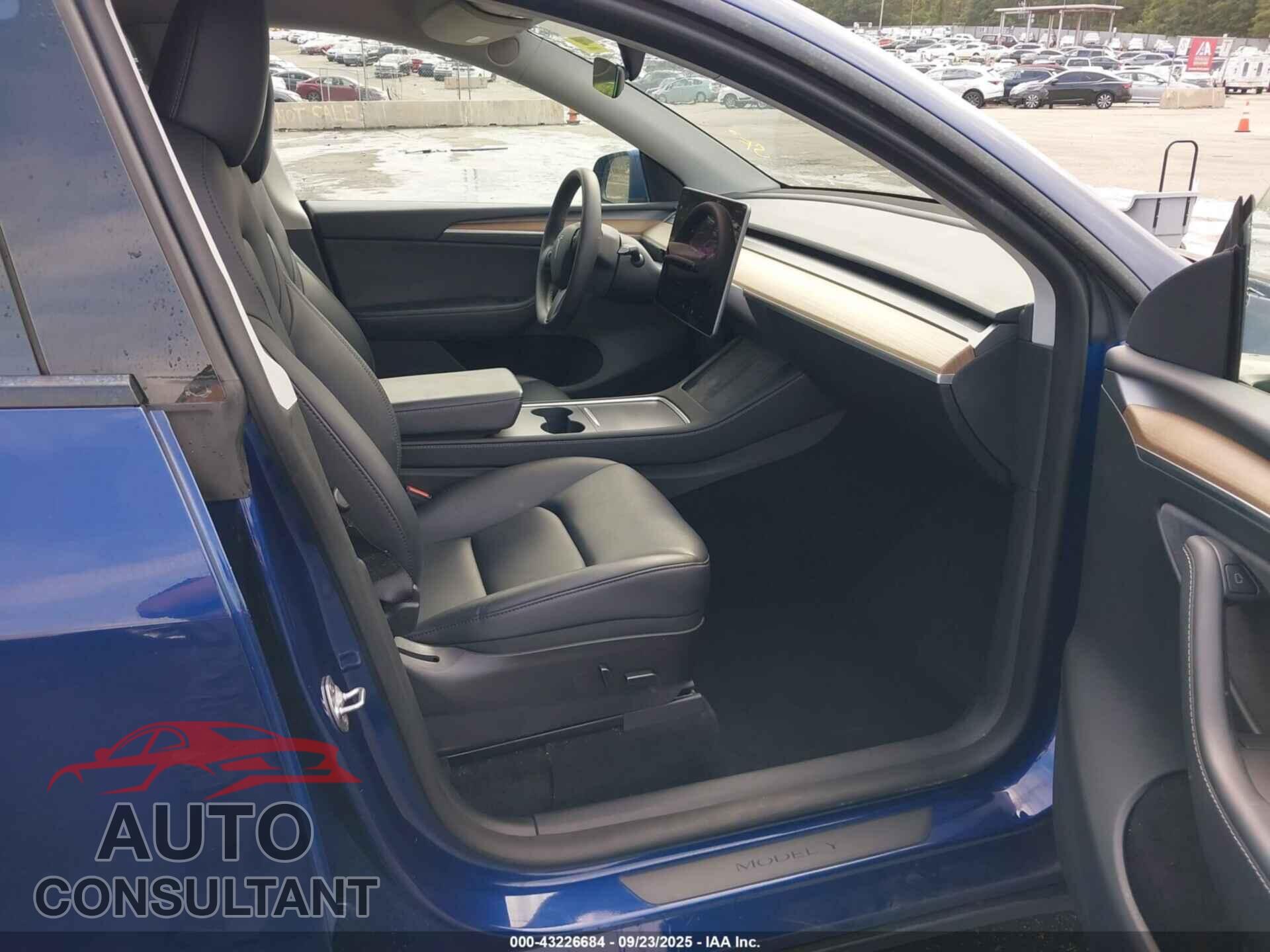 TESLA MODEL Y 2023 - 7SAYGDEE2PF704306