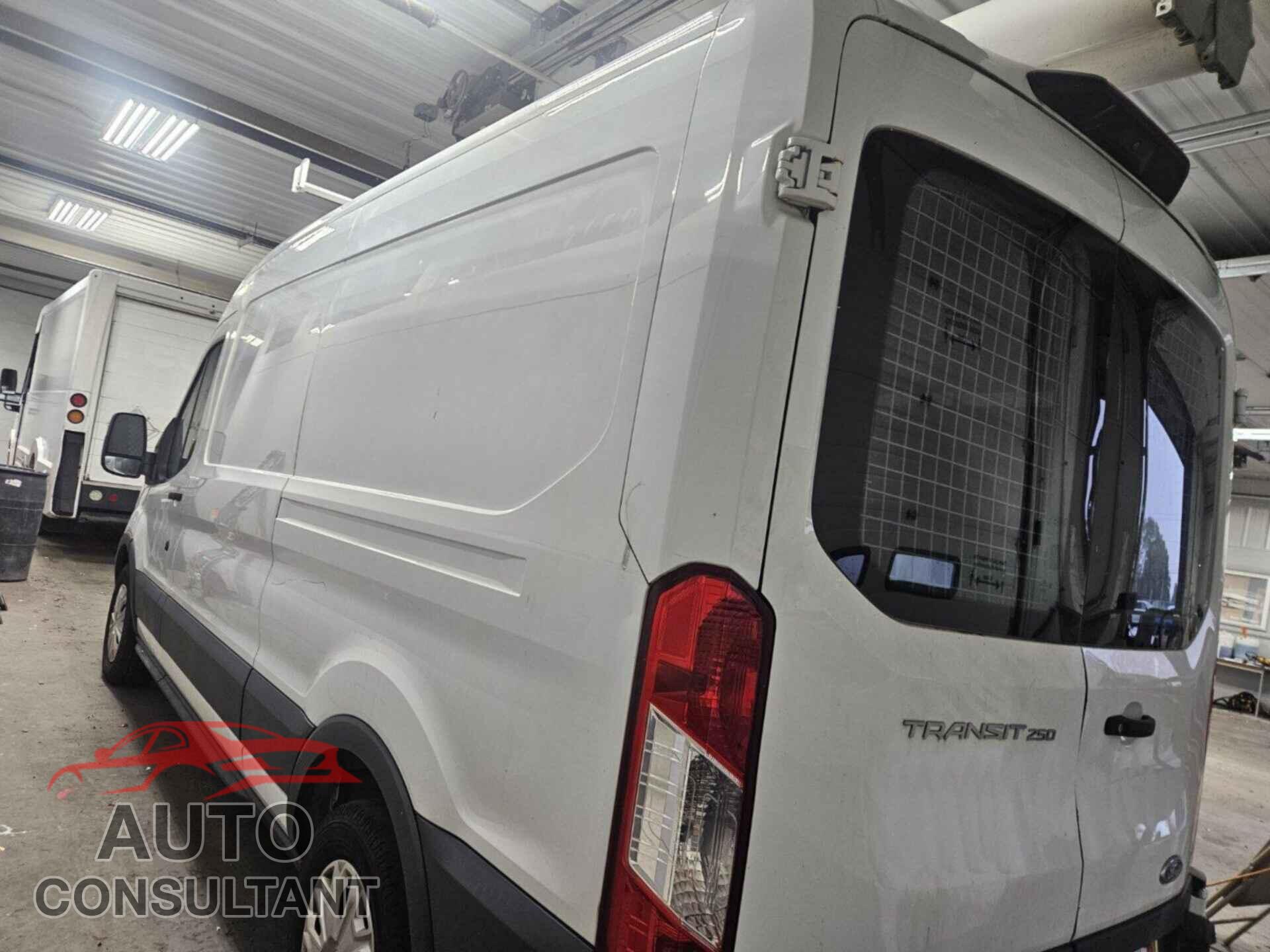FORD TRANSIT 2018 - 1FTYR2CM7JKA55389