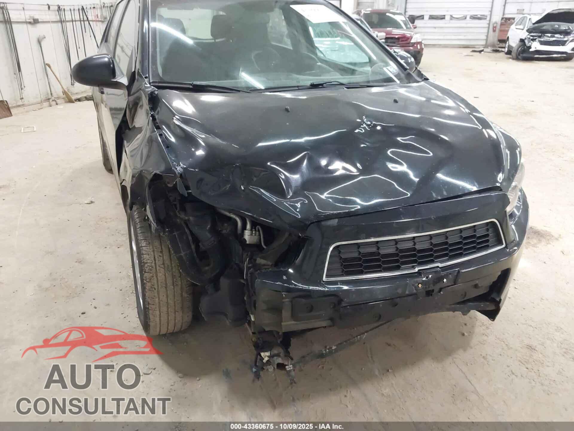 CHEVROLET SONIC 2012 - 1G1JB6SH2C4217205