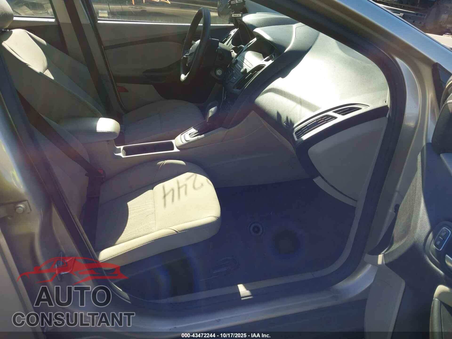 FORD FOCUS 2018 - 1FADP3FE8JL287319