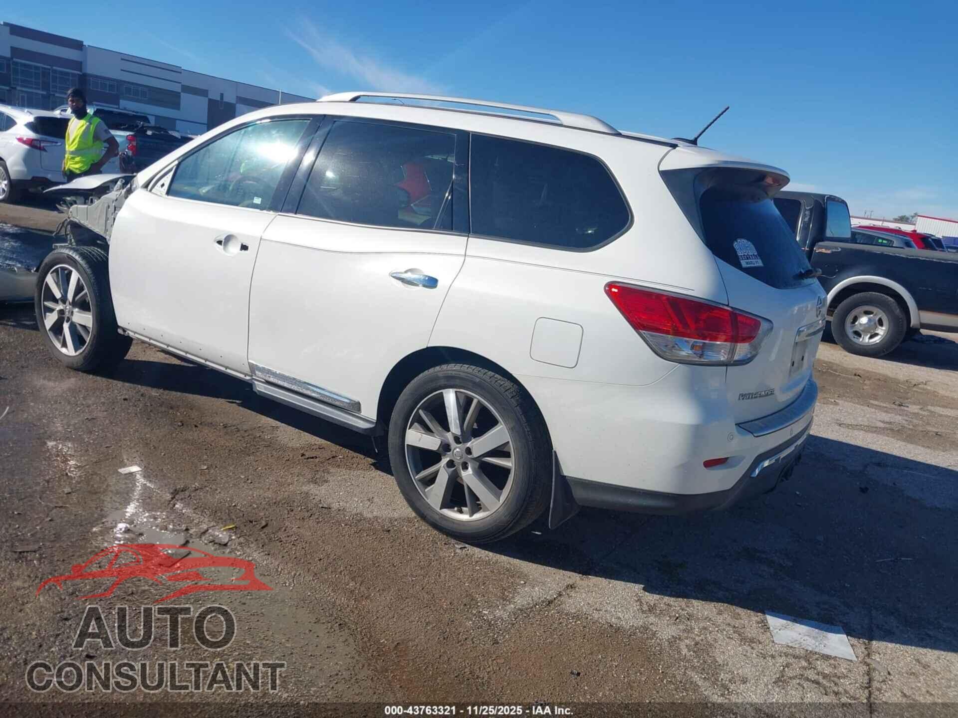 NISSAN PATHFINDER 2014 - 5N1AR2MN5EC657079