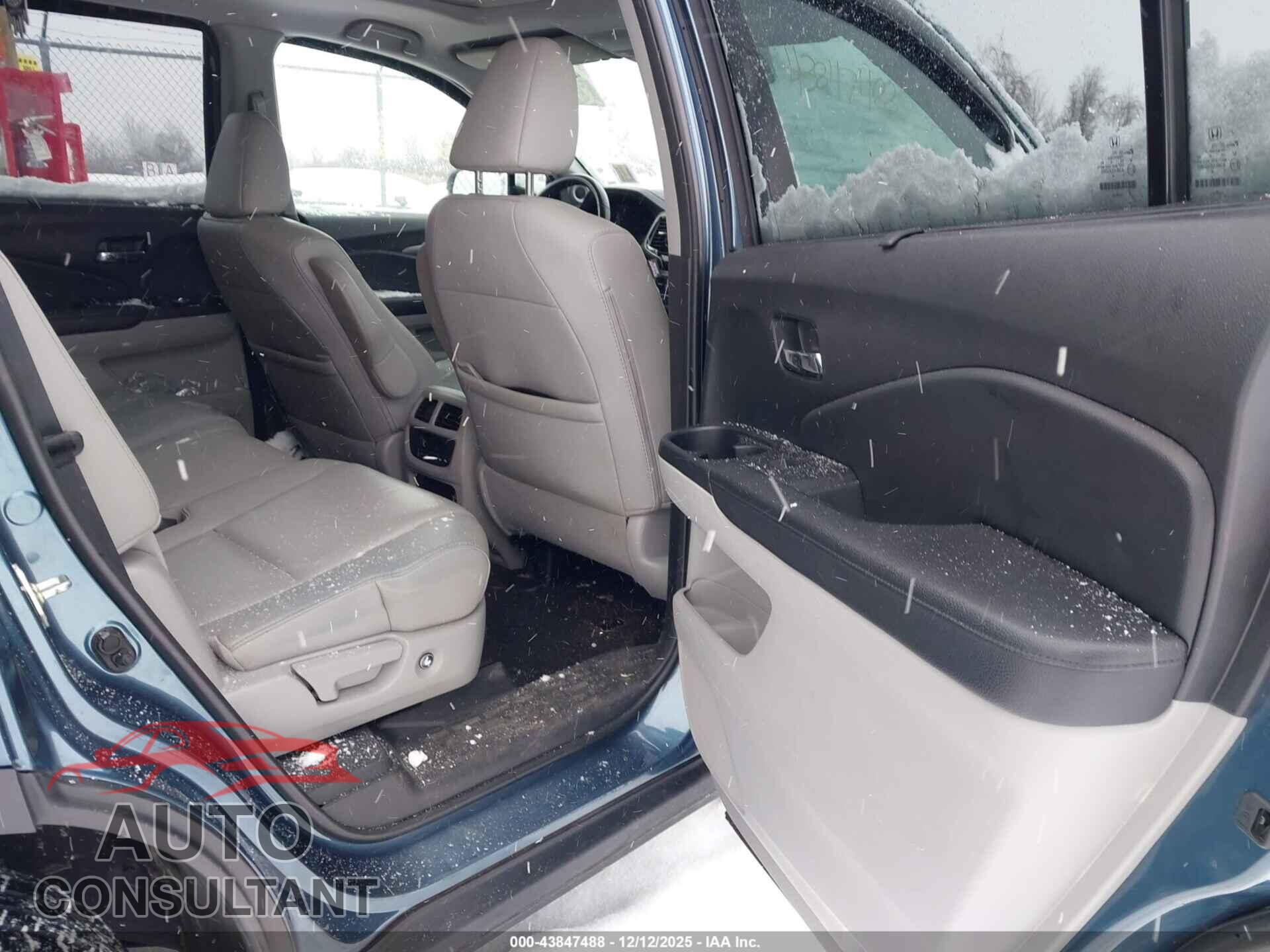 HONDA PILOT 2019 - 5FNYF6H57KB094872