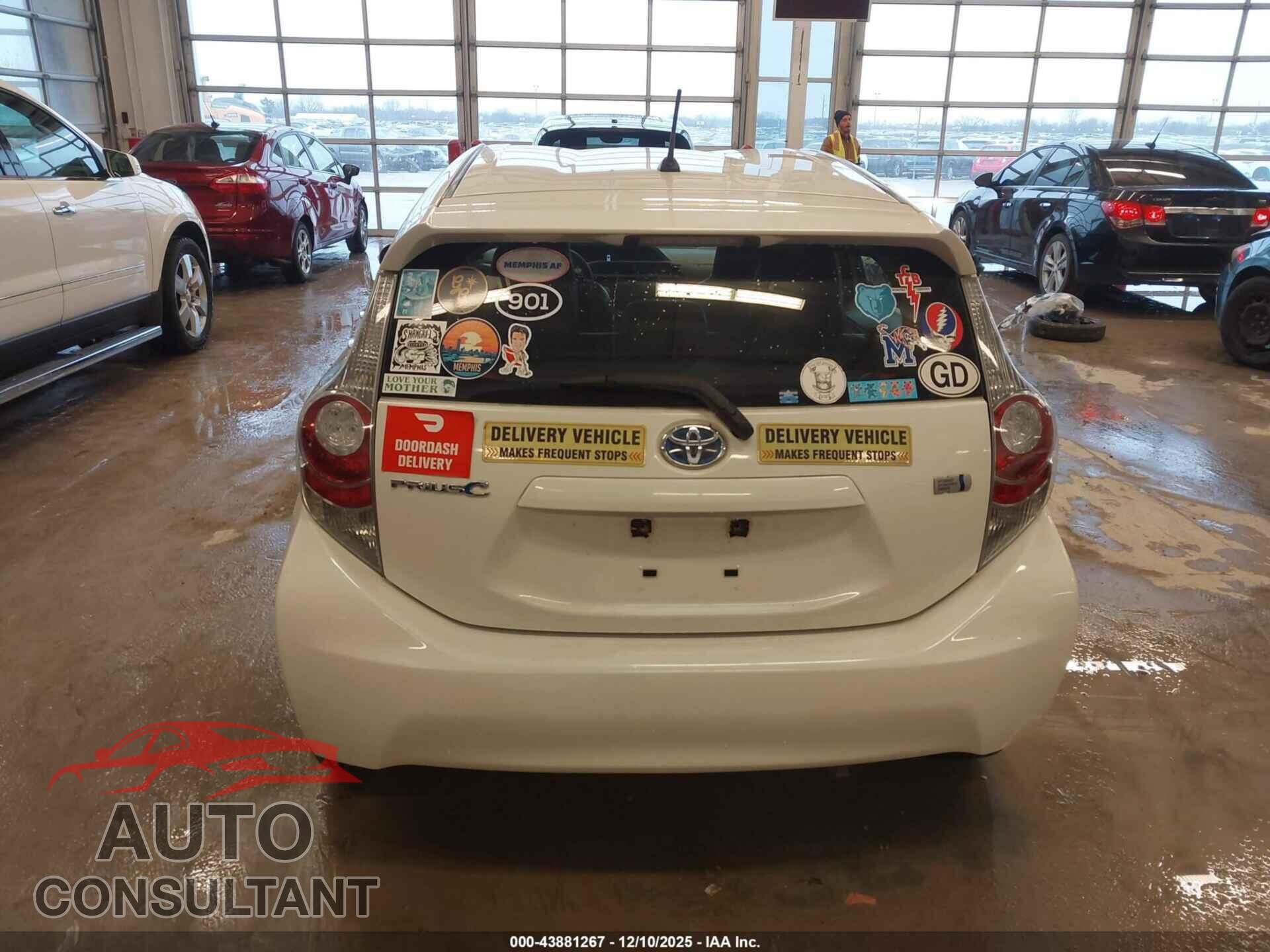 TOYOTA PRIUS C 2014 - JTDKDTB37E1571430