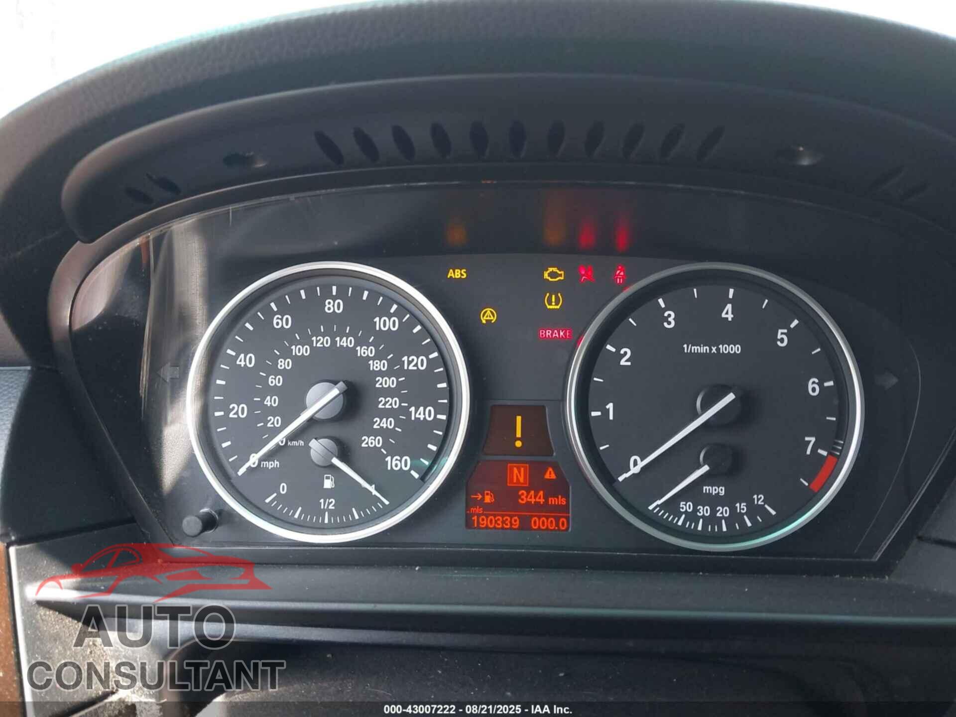BMW 528I 2009 - WBANU53599C121407