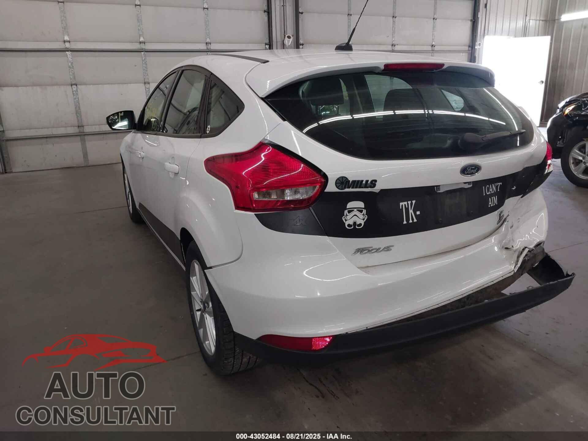 FORD FOCUS 2015 - 1FADP3K25FL260226
