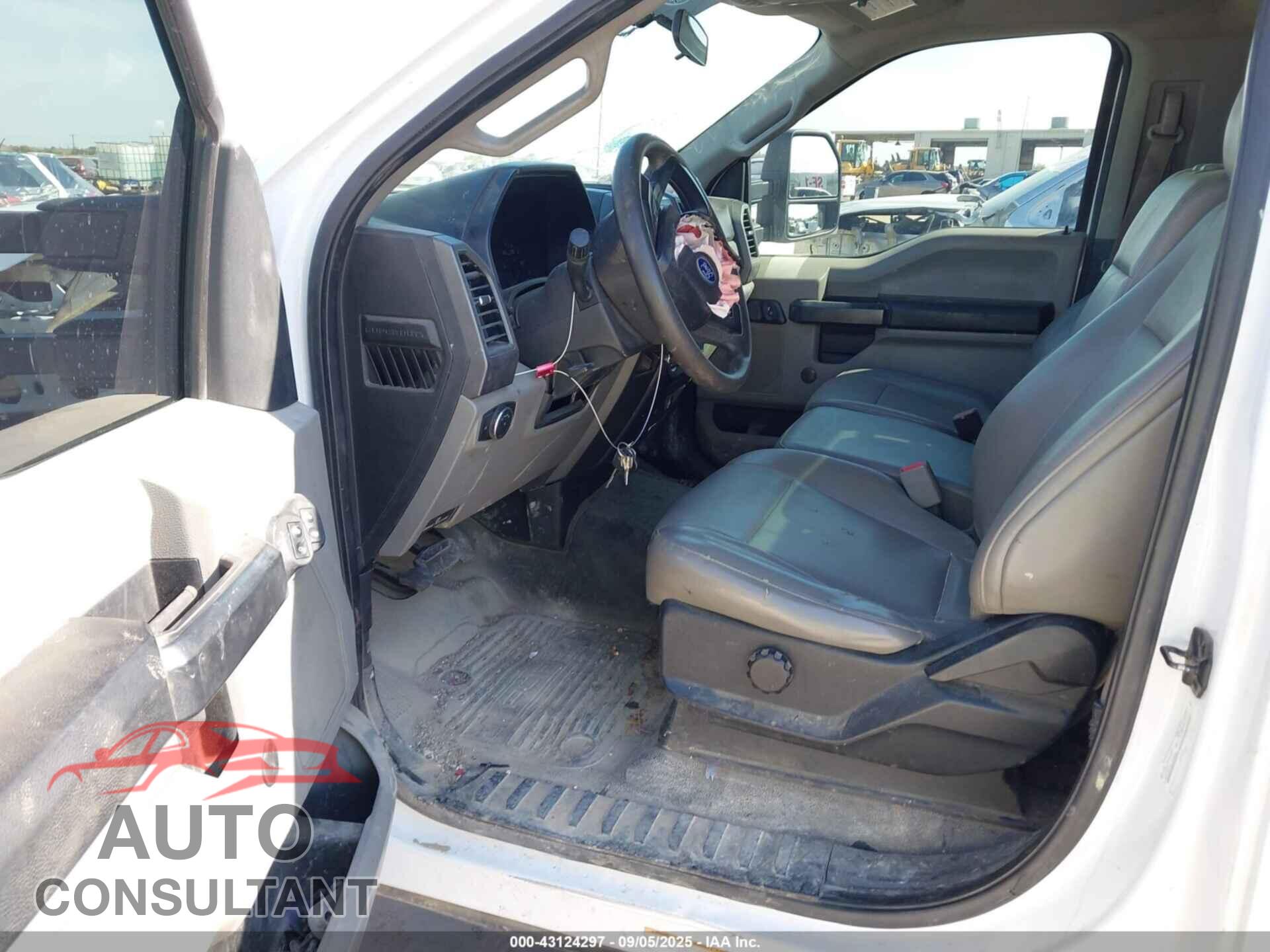 FORD F-550 CHASSIS 2017 - 1FDUF5GT0HEE87529