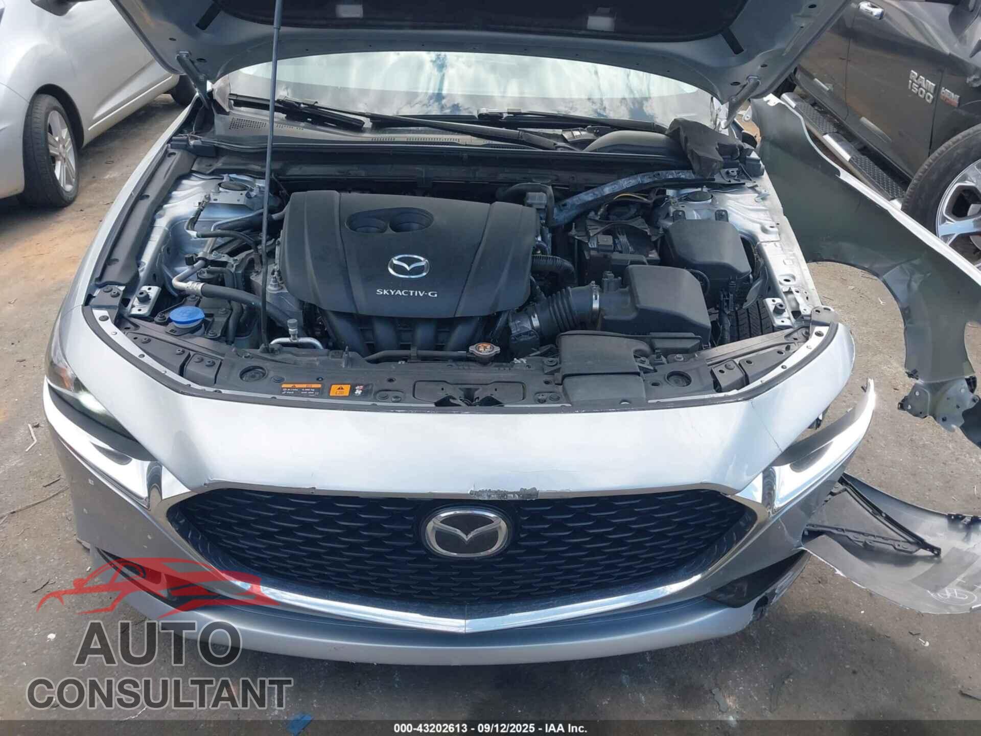 MAZDA MAZDA3 2019 - 3MZBPADLXKM105334