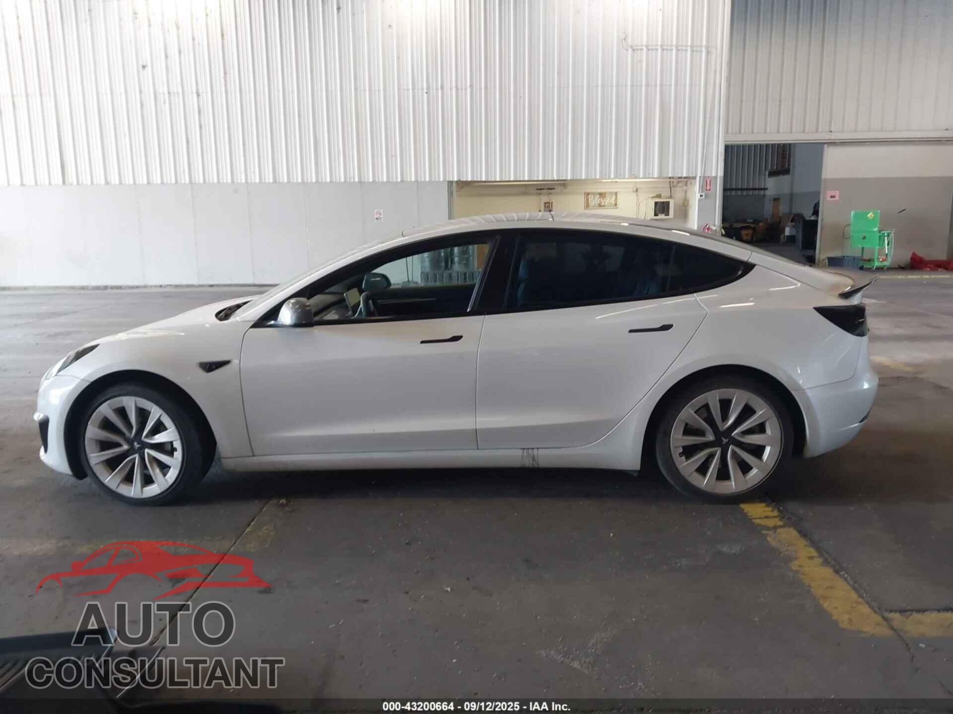 TESLA MODEL 3 2022 - 5YJ3E1EB0NF143943