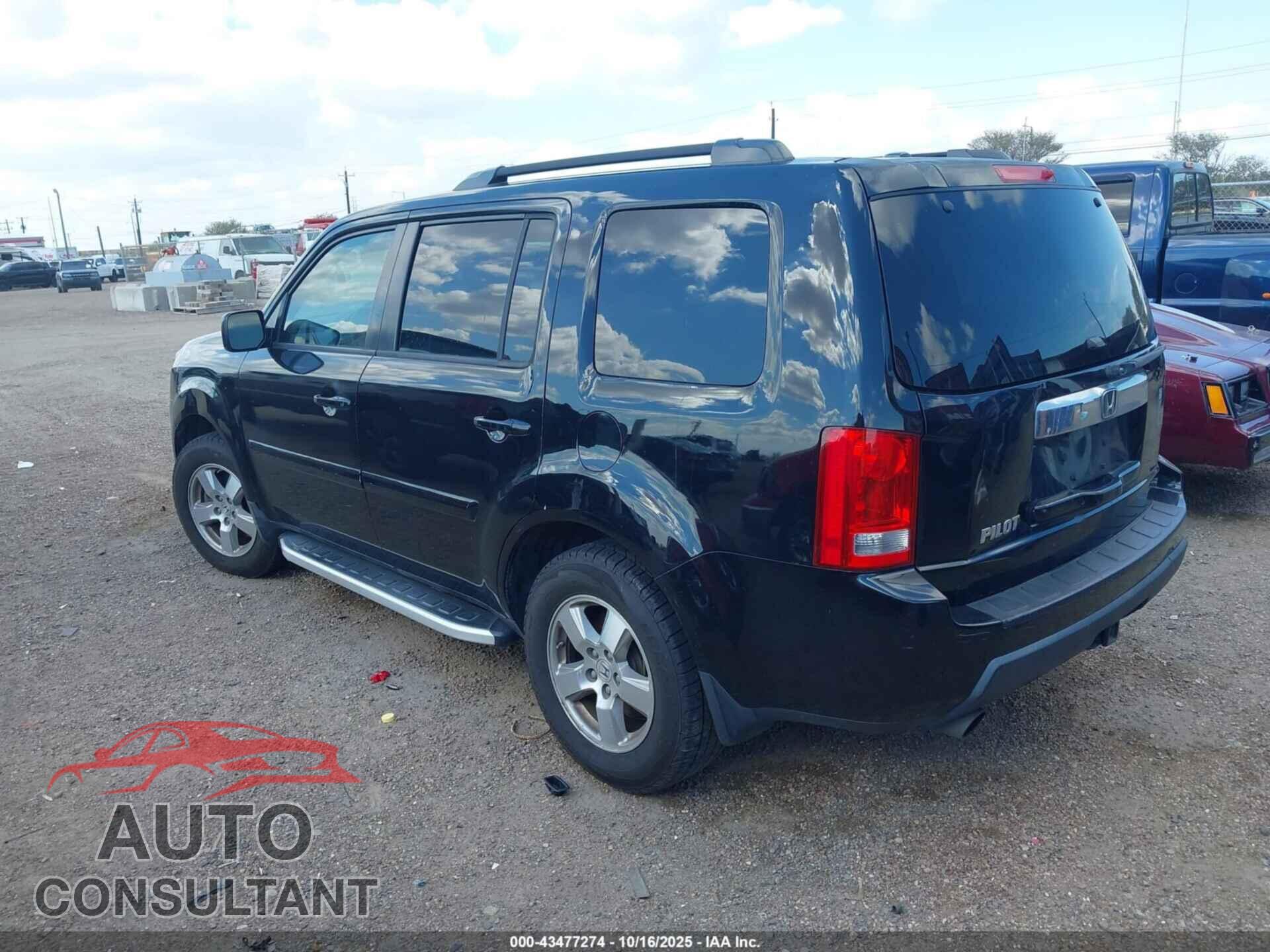HONDA PILOT 2011 - 5FNYF3H50BB035628