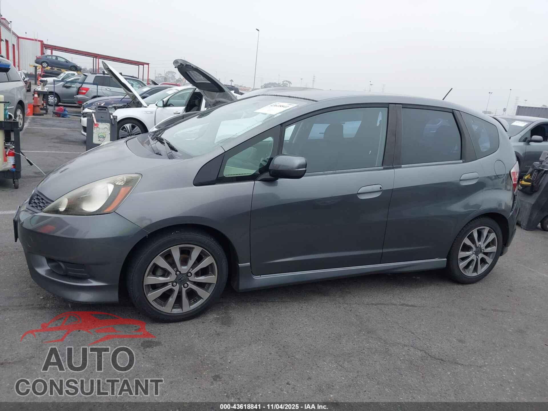 HONDA FIT 2013 - JHMGE8H67DC027092