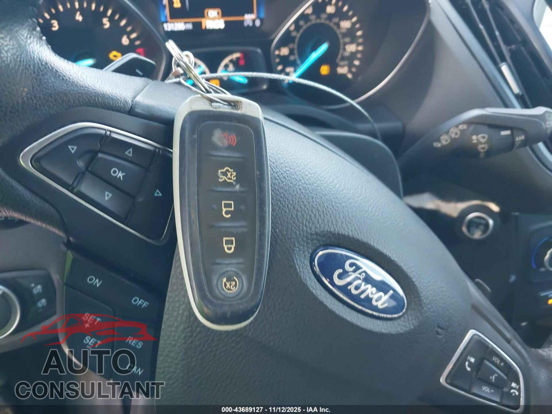 FORD ESCAPE 2017 - 1FMCU0JD5HUC78170