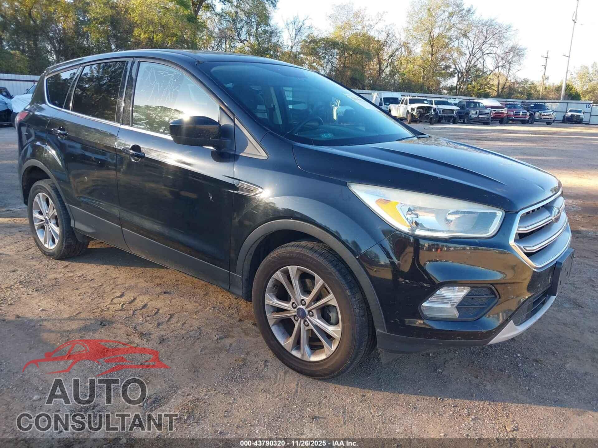 FORD ESCAPE 2017 - 1FMCU0GD3HUB51862