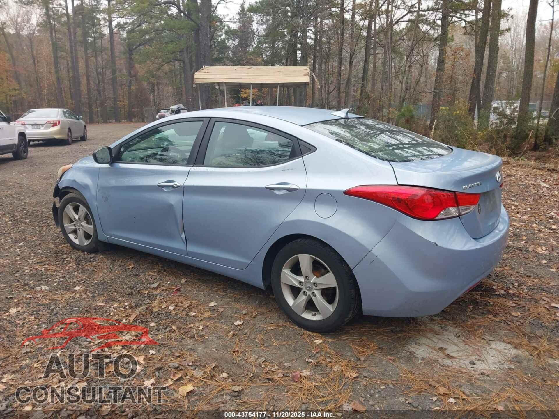 HYUNDAI ELANTRA 2011 - KMHDH4AE7BU100955