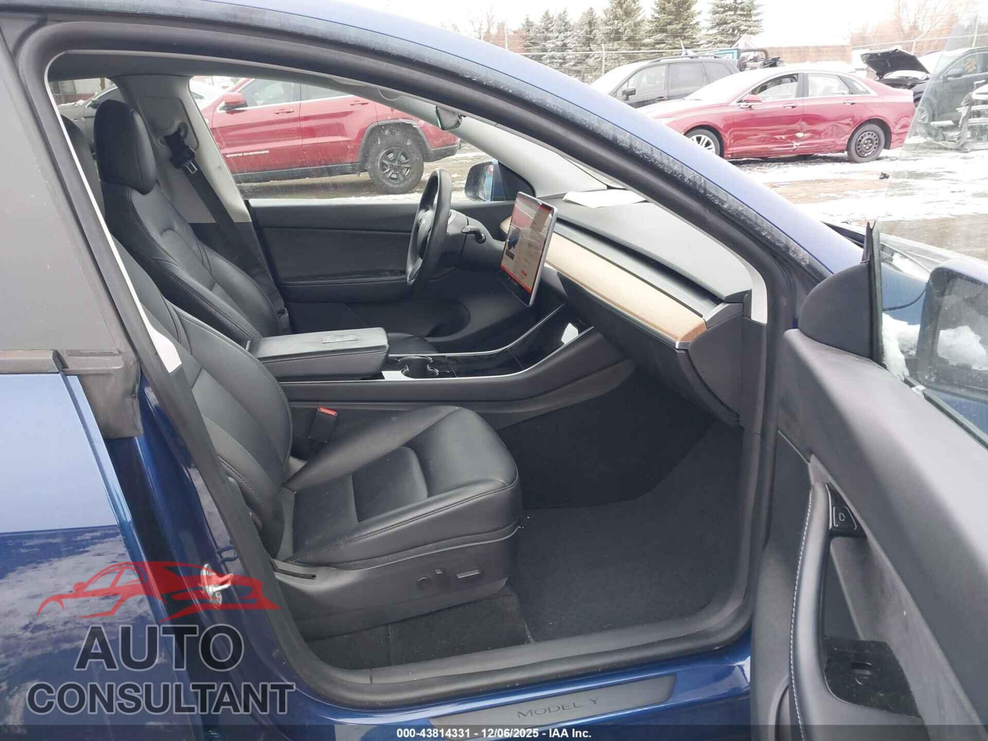 TESLA MODEL Y 2020 - 5YJYGDEF3LF039058