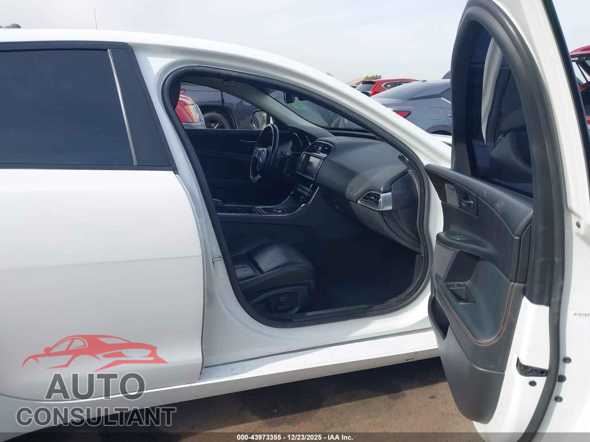 JAGUAR XE 2017 - SAJAE4BG8HA965025