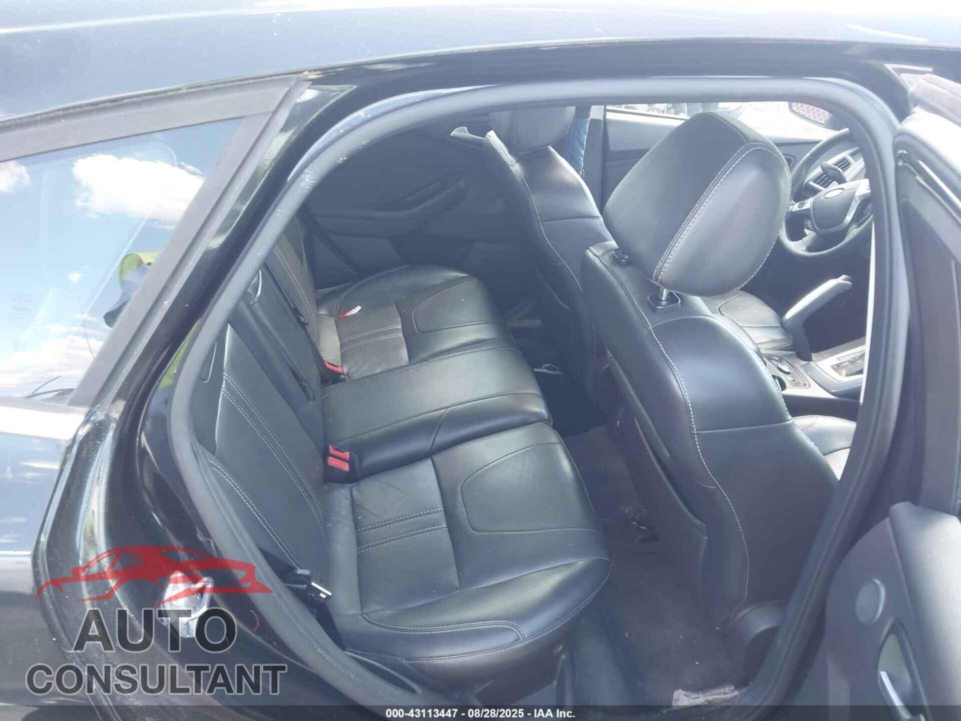FORD FOCUS 2012 - 1FAHP3N25CL461939
